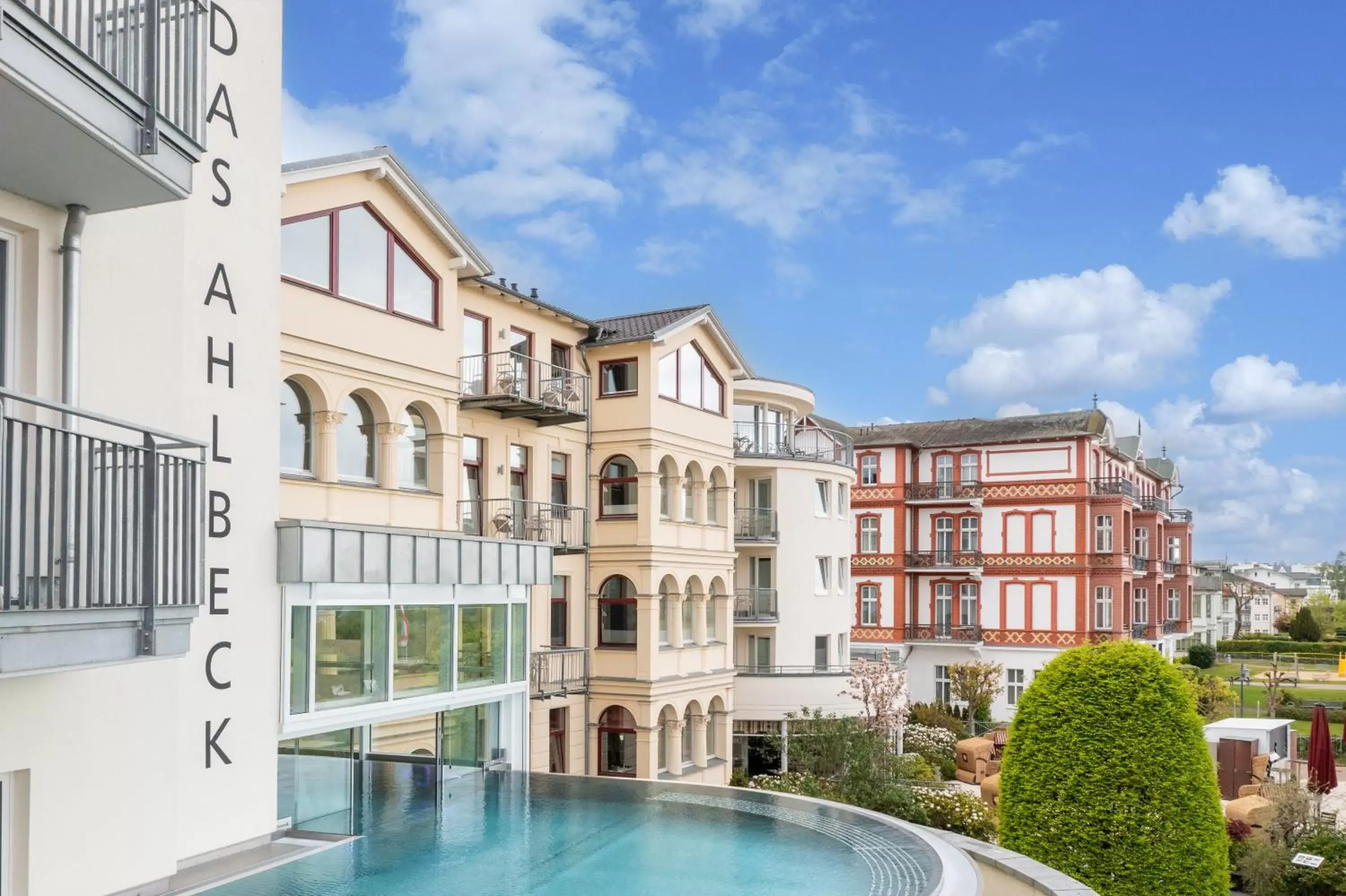 Property building, Swimming Pool in Das Ahlbeck Hotel & SPA