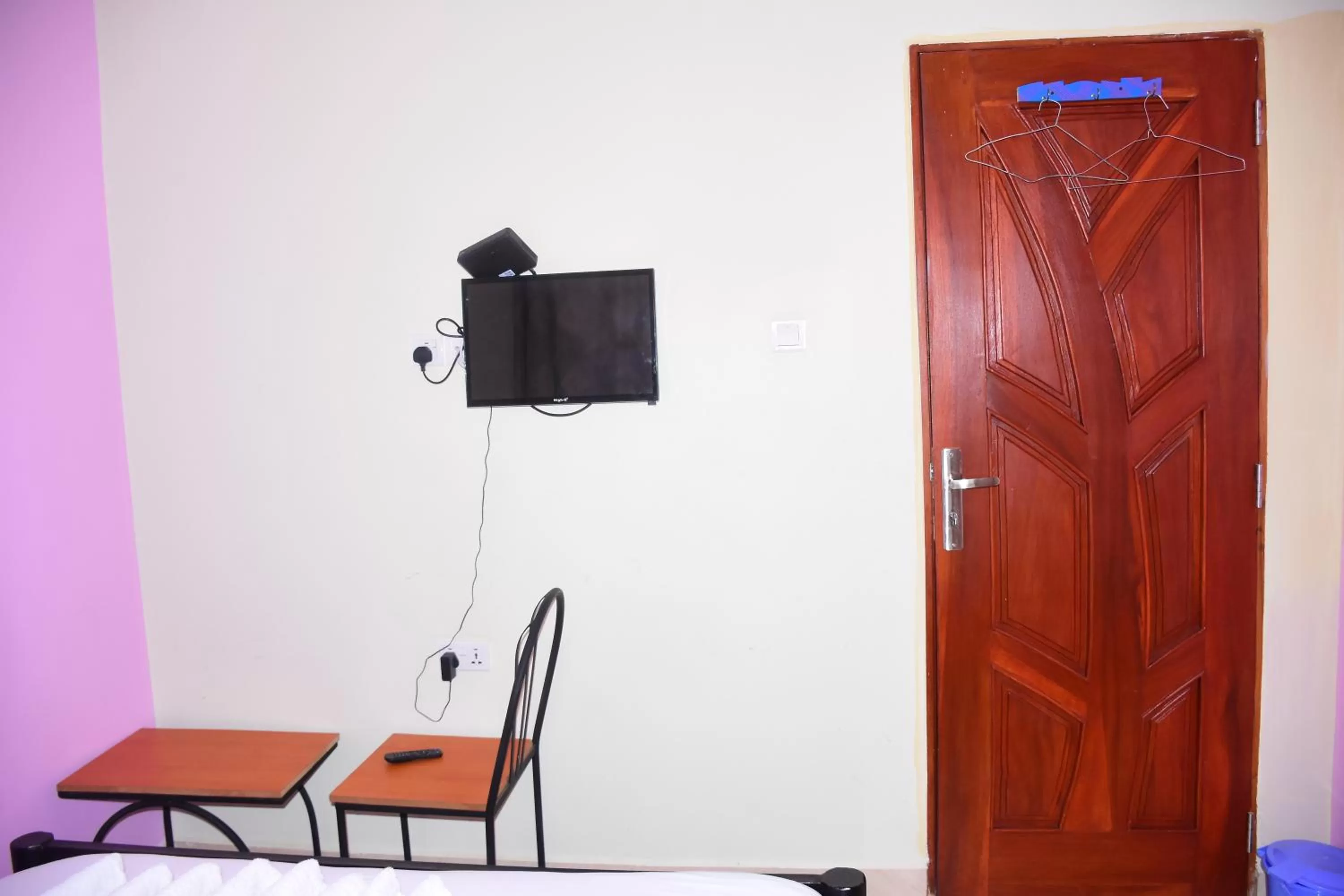 Communal lounge/ TV room in Safari Park House