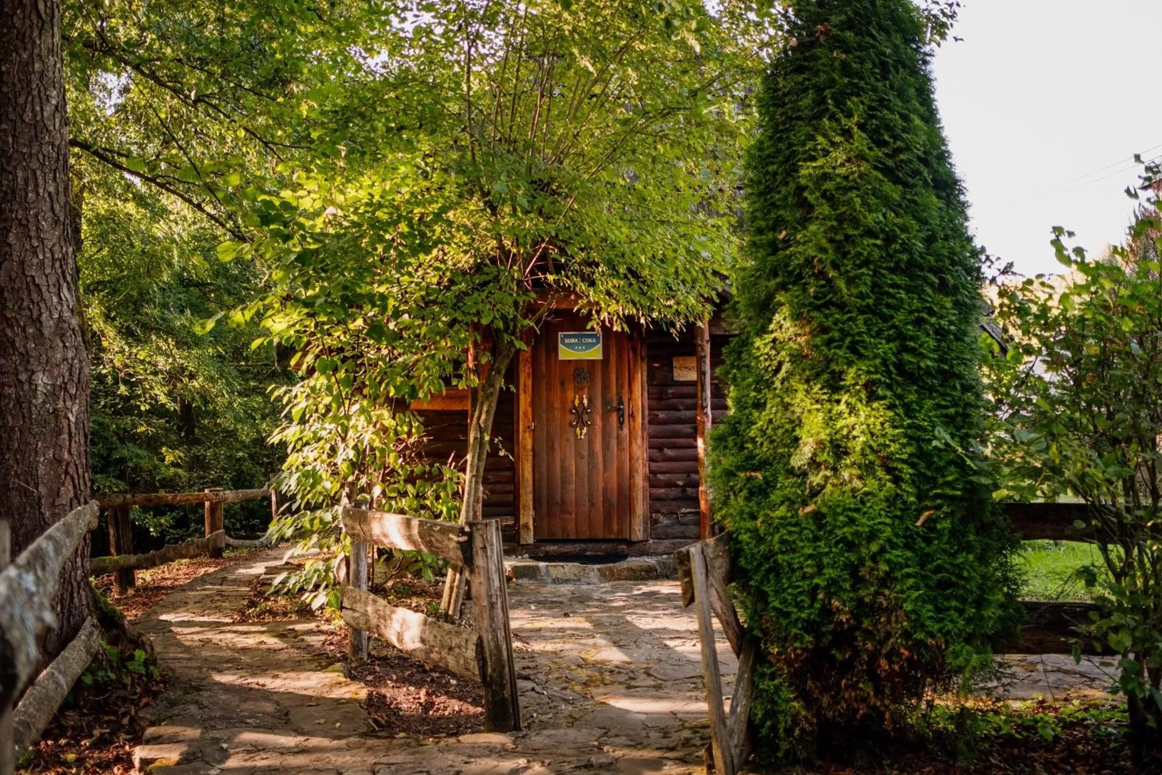 Property building in Kraljevsko selo Kotromanićevo