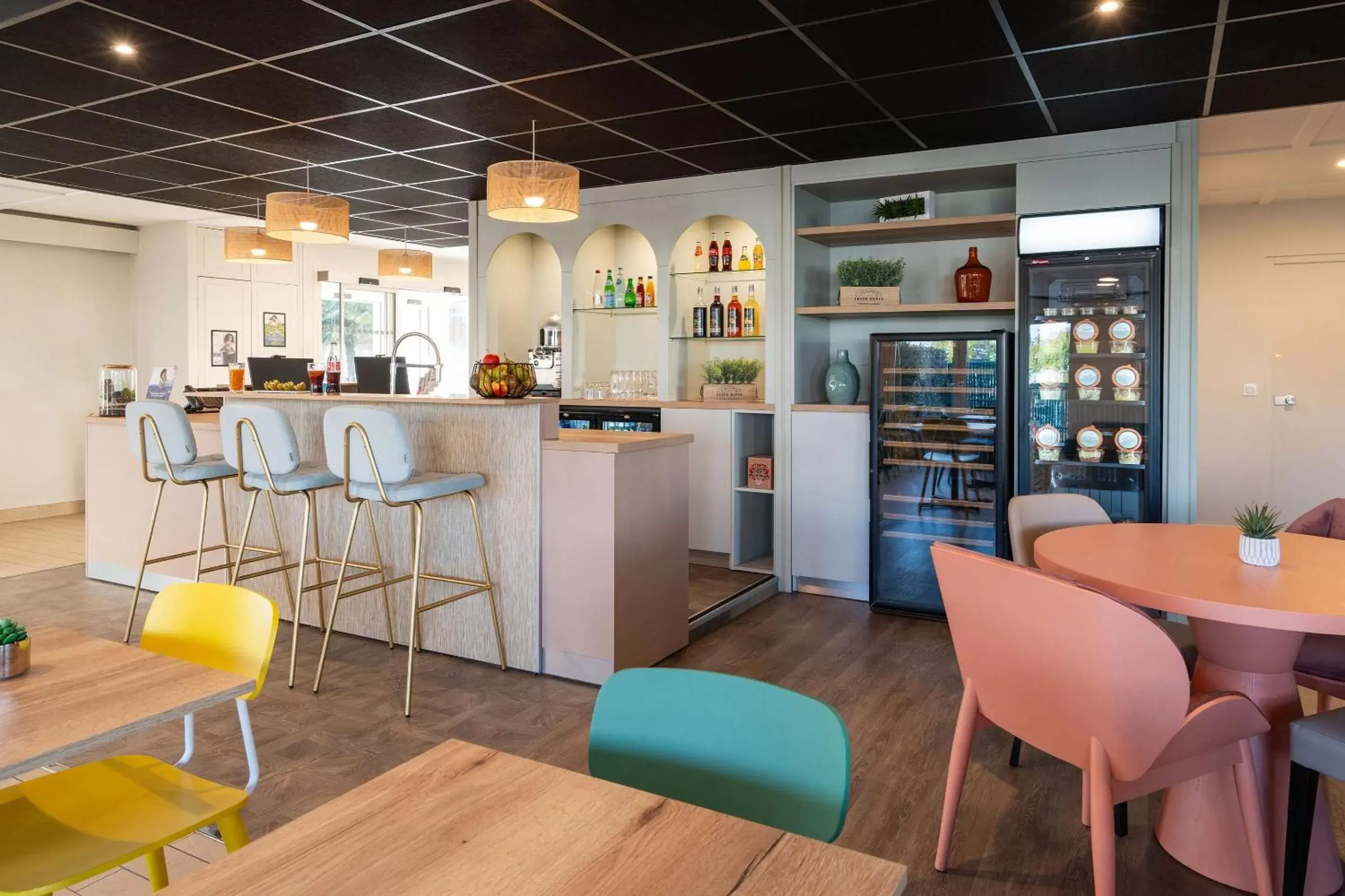 Lounge or bar, Lounge/Bar in Sure Hotel by Best Western Rochefort-sur-Mer