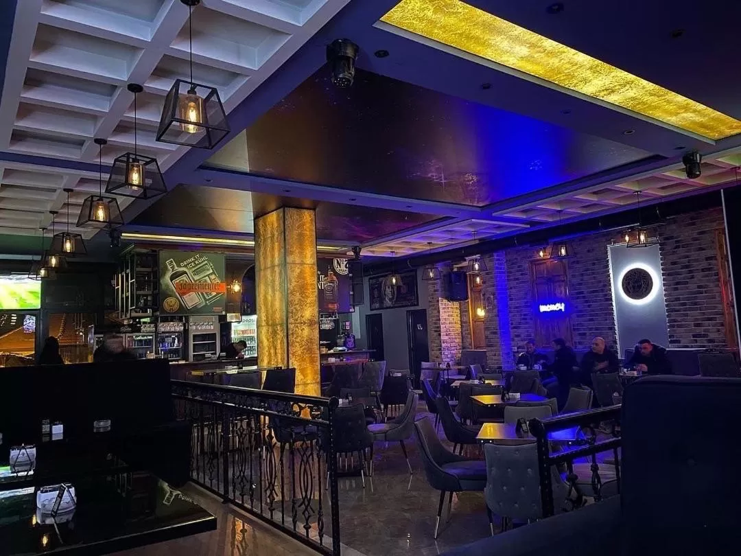 Restaurant/places to eat in Elan Luxury Apartments & Rooms