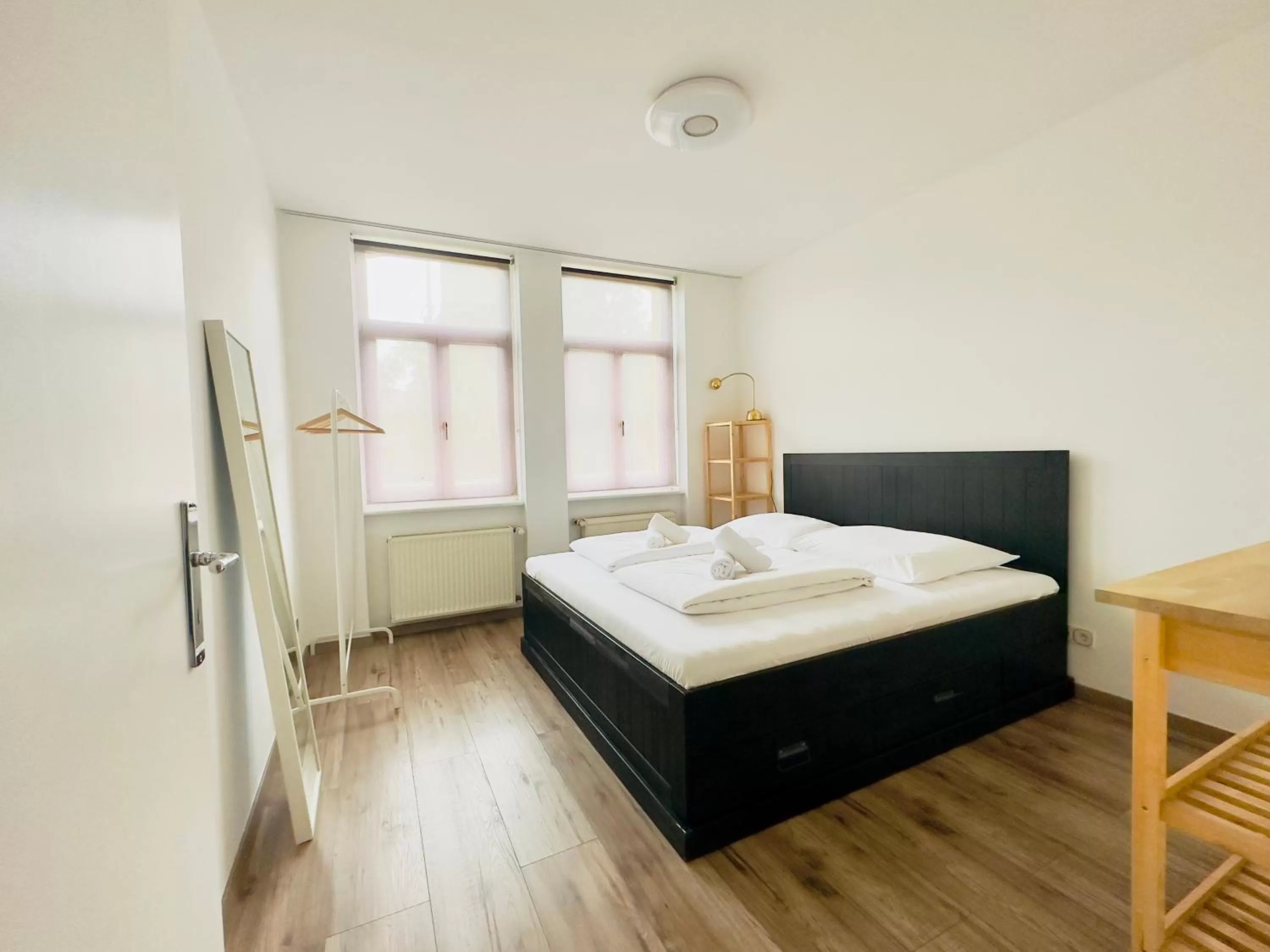 Bed in Saale, Marktplatz Zentrum, Apartmenthaus am Dom von Plant Room