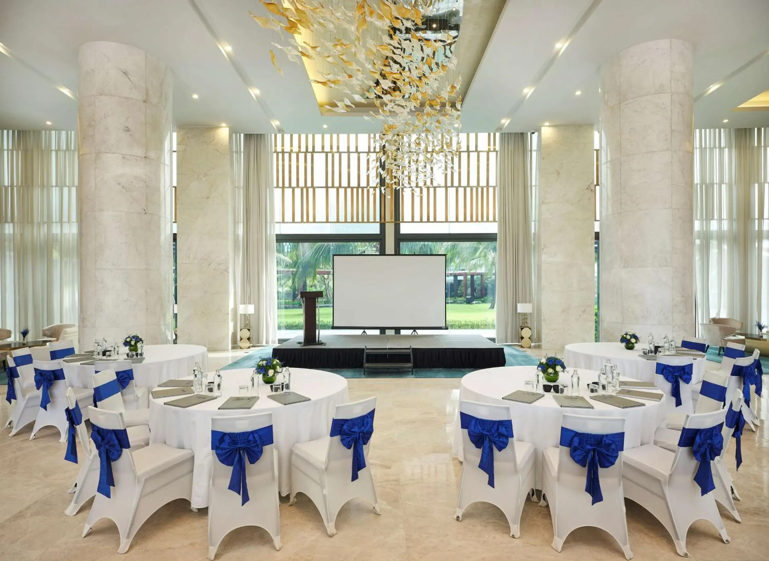 Lounge or bar, Banquet Facilities in Radisson Blu Resort Phu Quoc