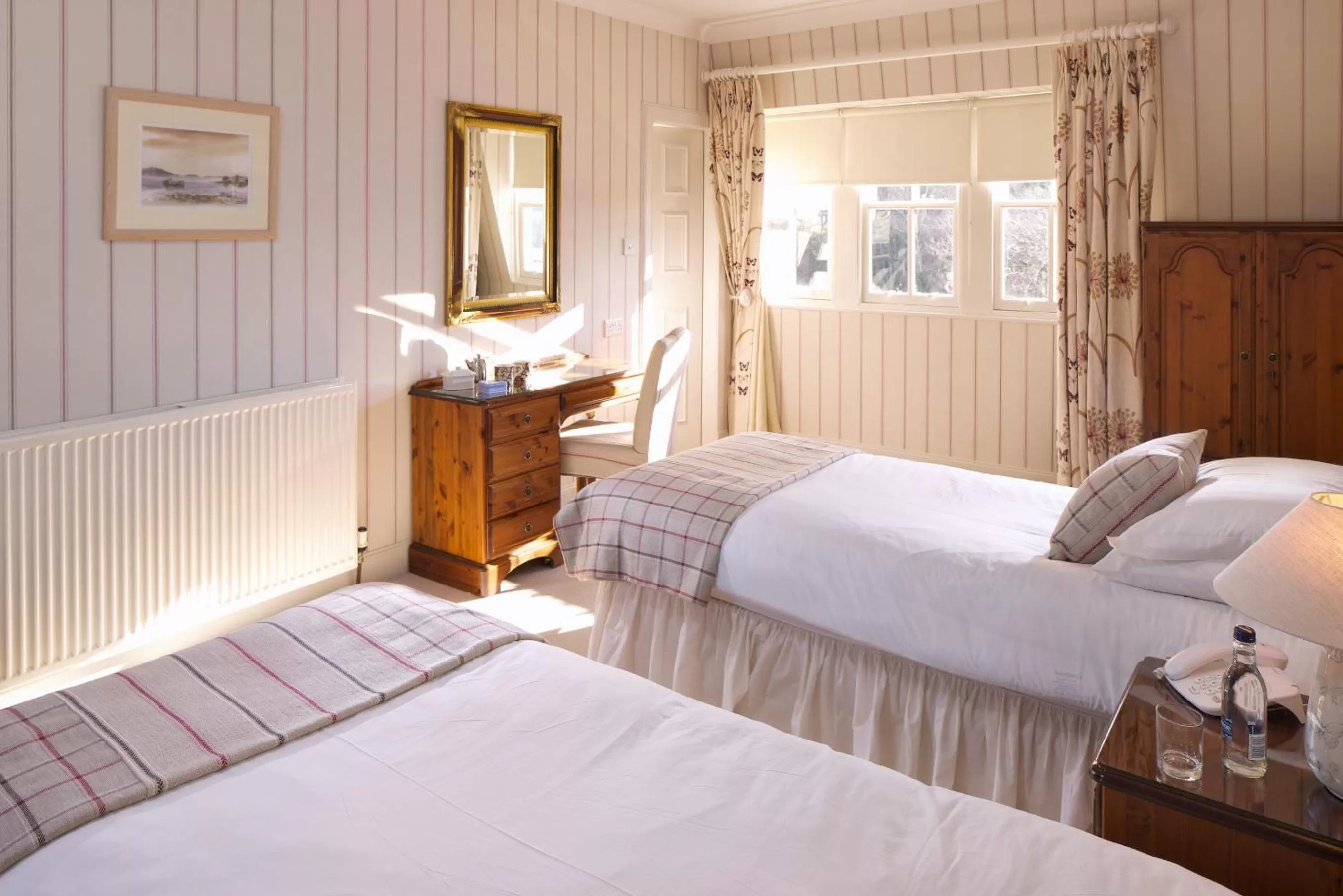 Superior Twin Room in Carfraemill