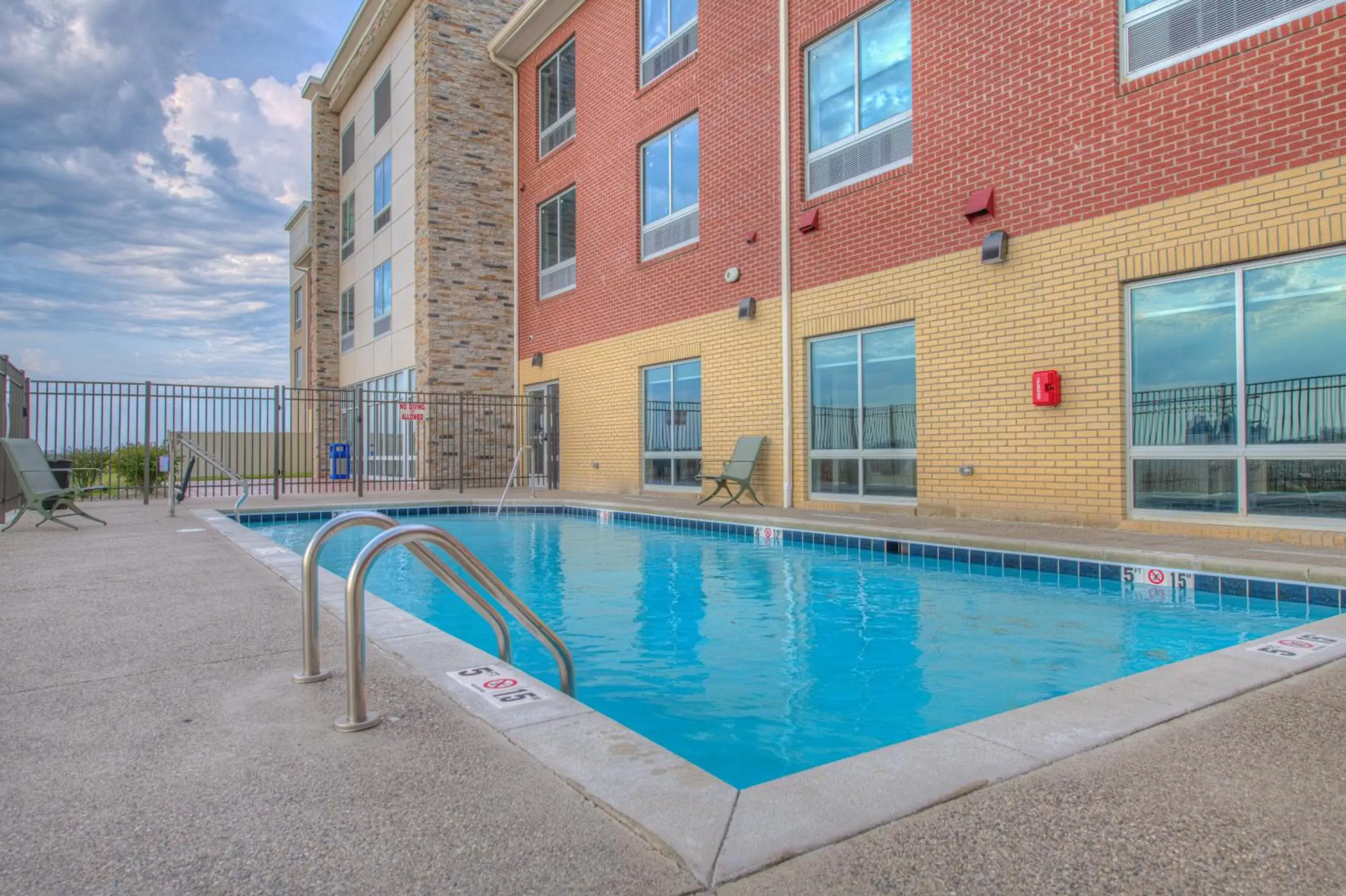 Swimming Pool in Holiday Inn Express & Suites - Remington, an IHG Hotel
