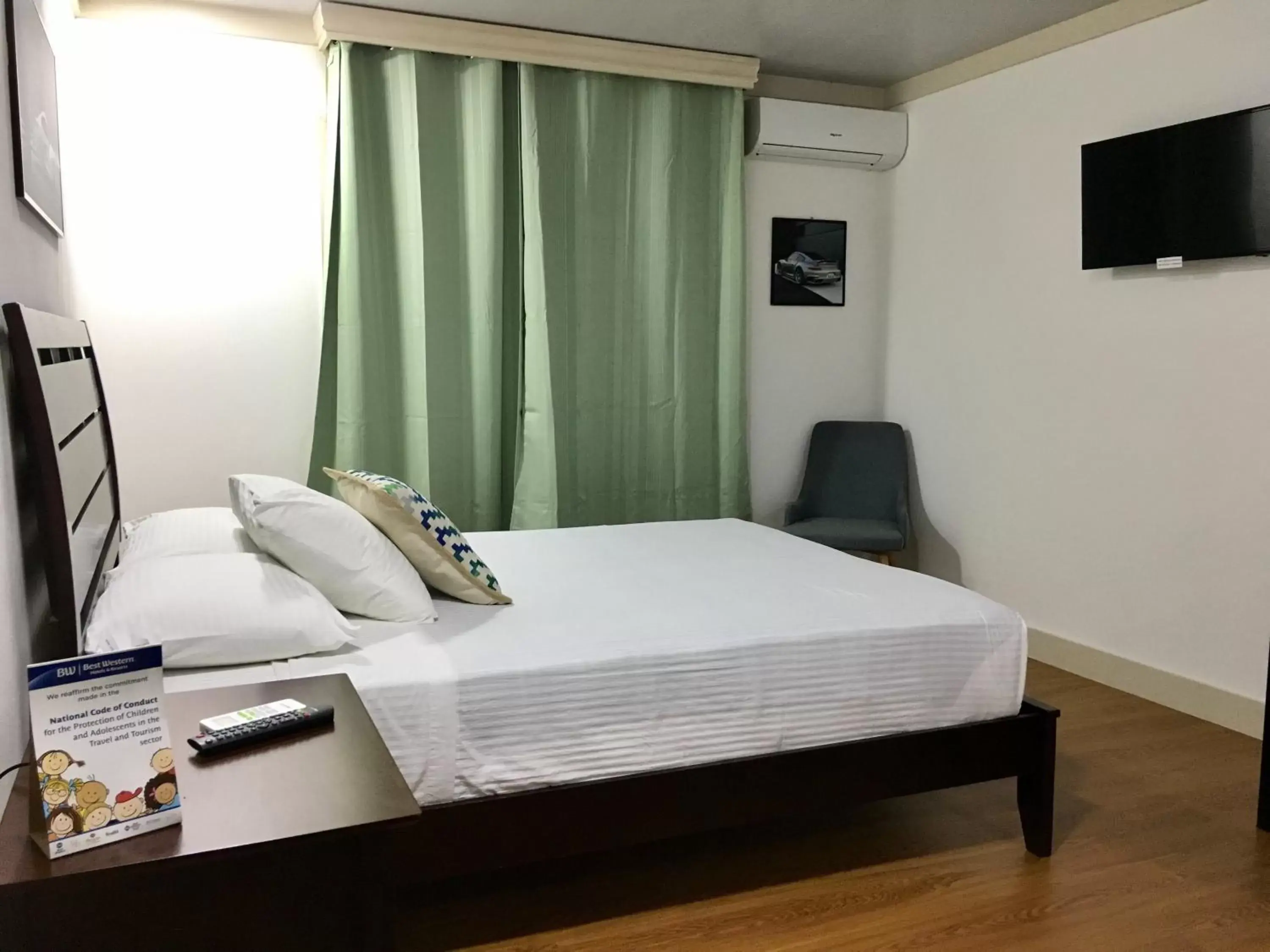 Bedroom, Bed in Hotel Zima