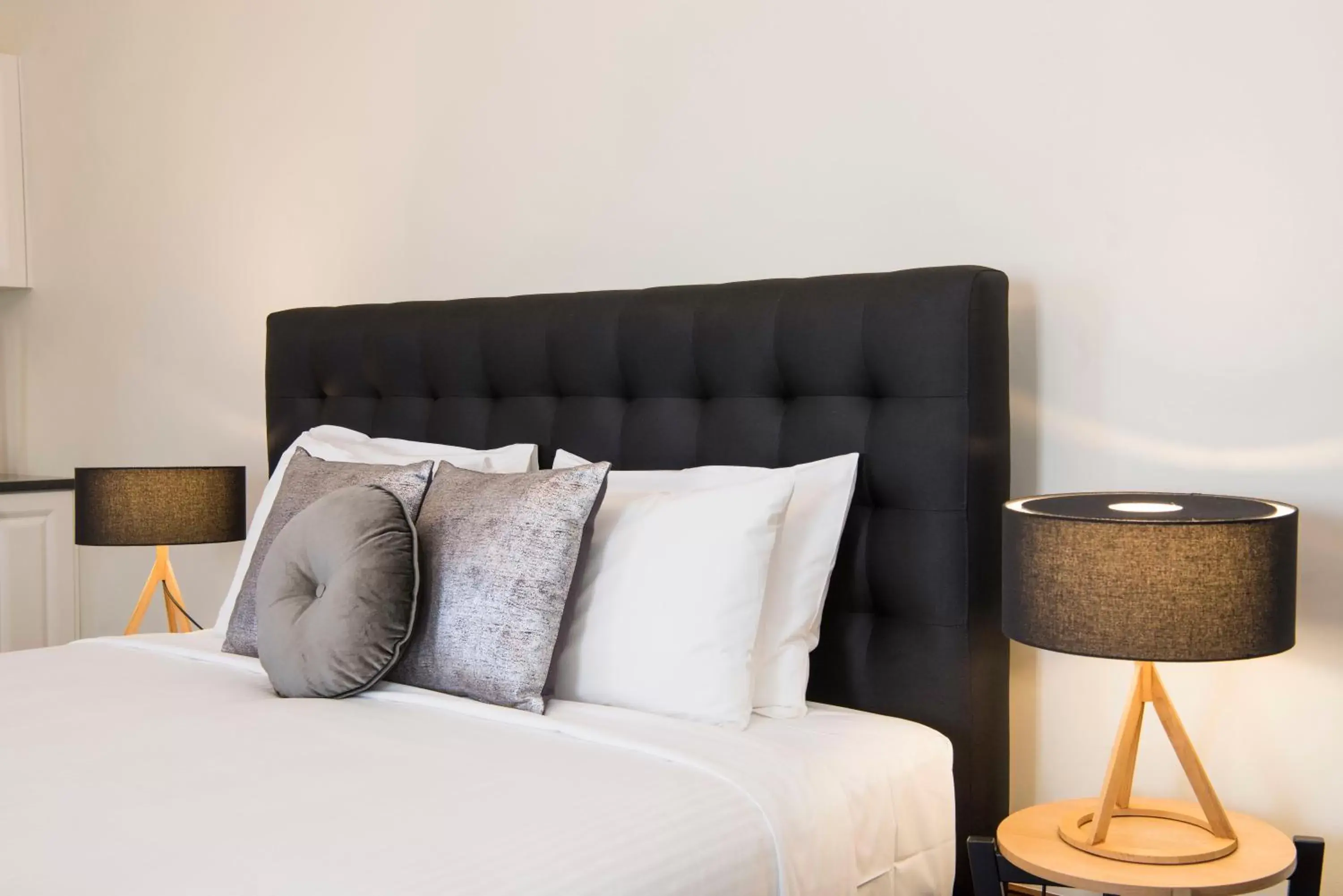 King Room with Balcony - Suite 1 in The Parkview Hotel Mudgee King Room with Balcony - Suite 1 in The Parkview Hotel Mudgee