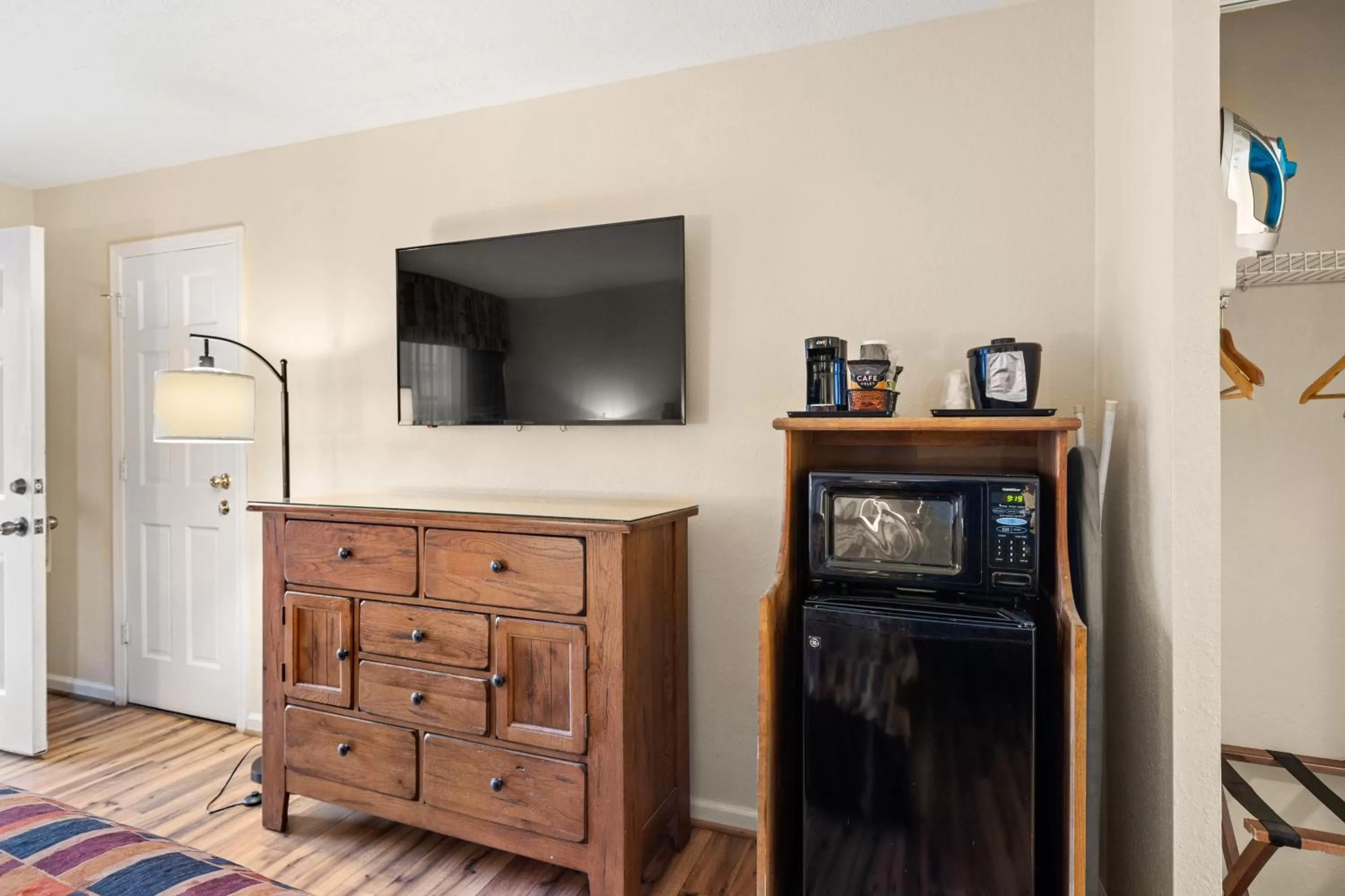 TV/Entertainment Center in Jonathan Creek Inn and Villas