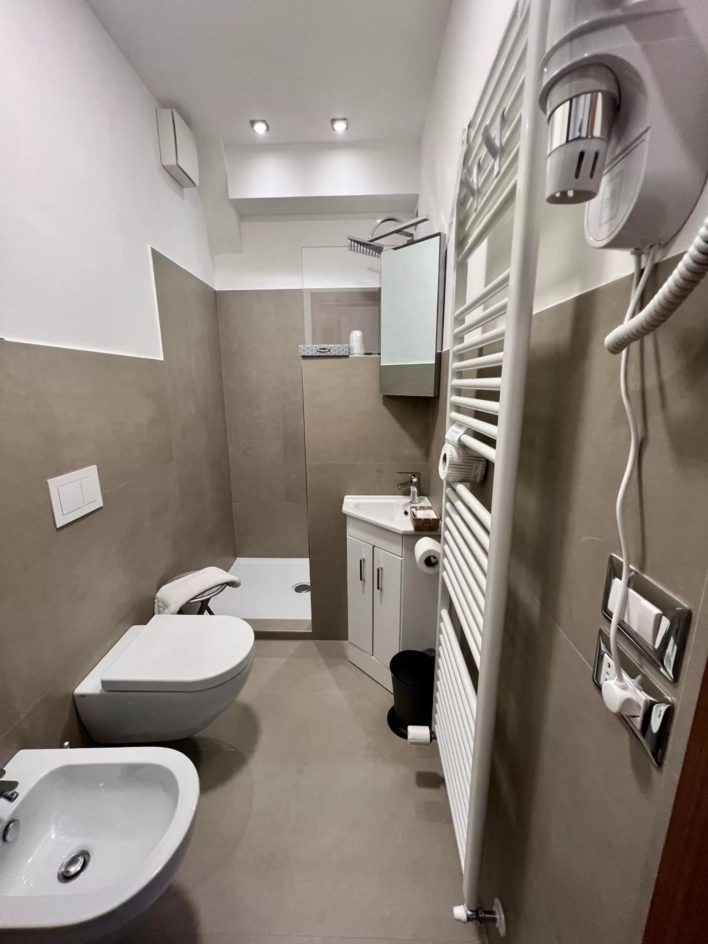 Bathroom in Rainbow Hotel Depandance Joli