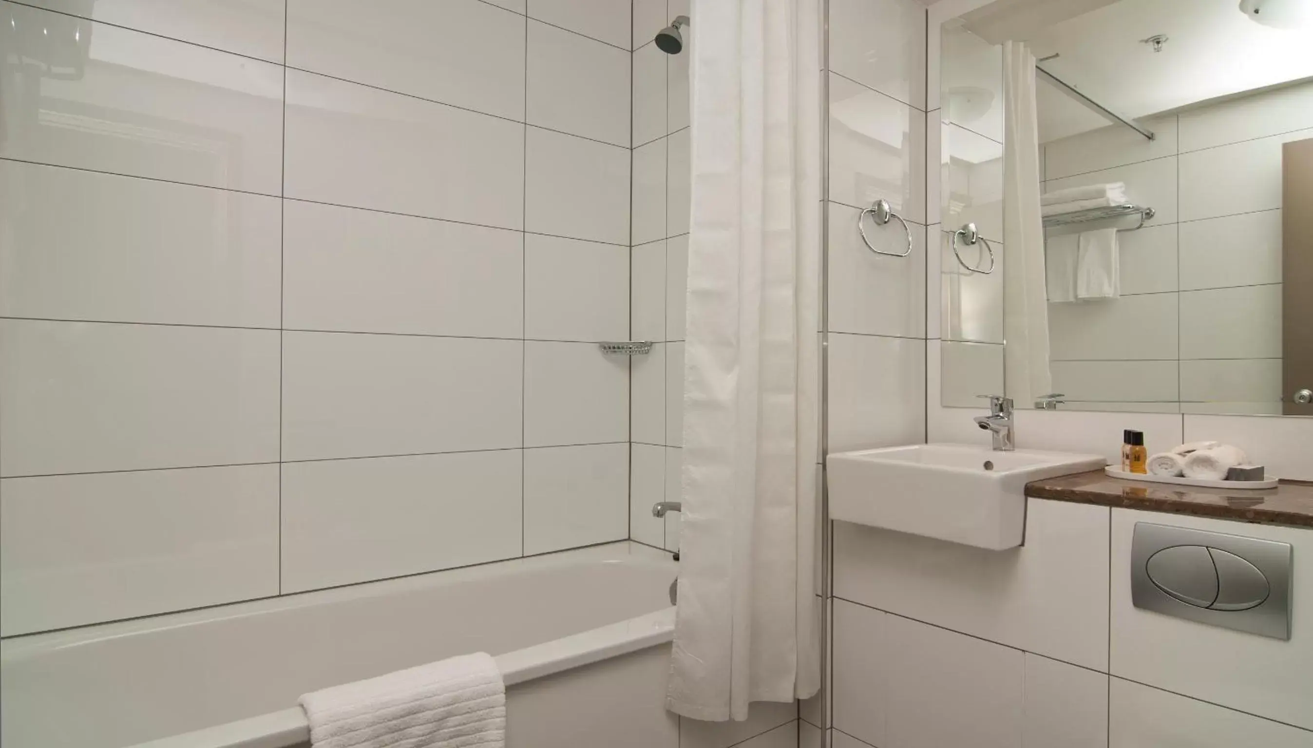 Bathroom in Copthorne Hotel & Resort Lakefront Queenstown