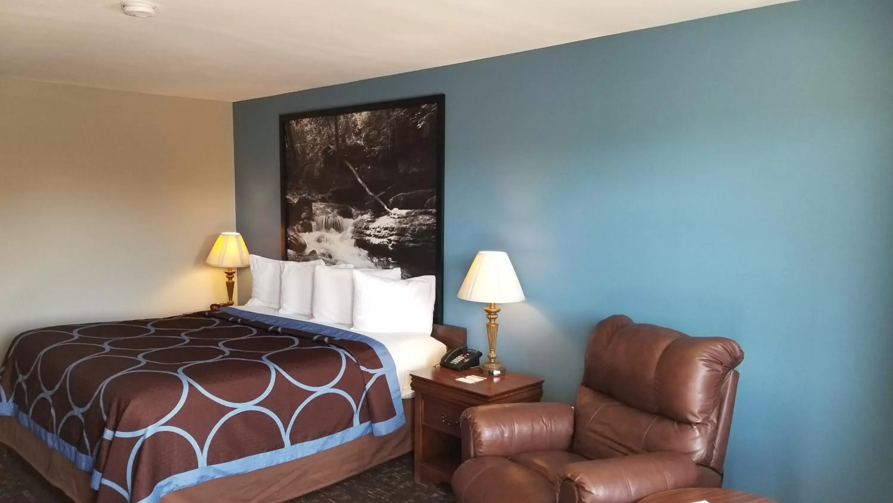 Bed in Super 8 by Wyndham McGehee Bed in Super 8 by Wyndham McGehee