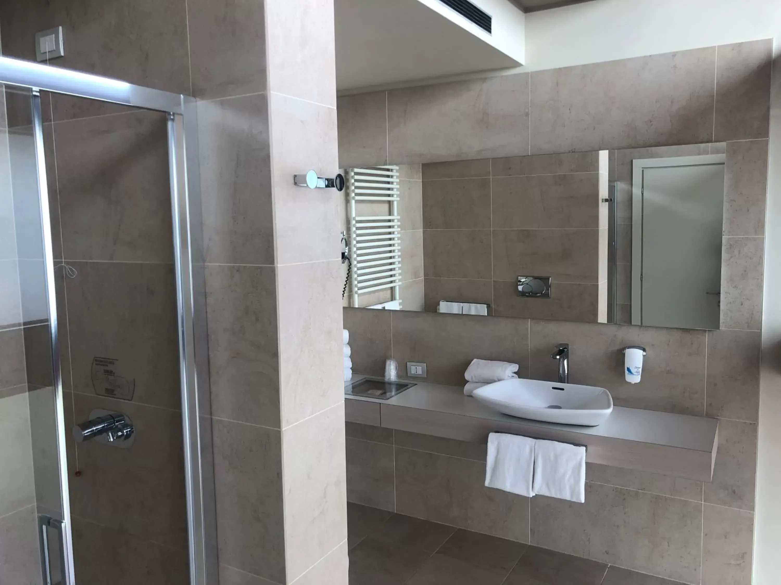 Bathroom in Best Western Plus Net Tower Hotel Padova