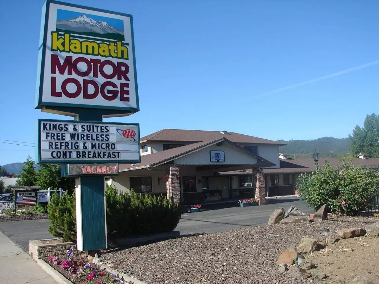 Day, Property Building in Klamath Motor Lodge