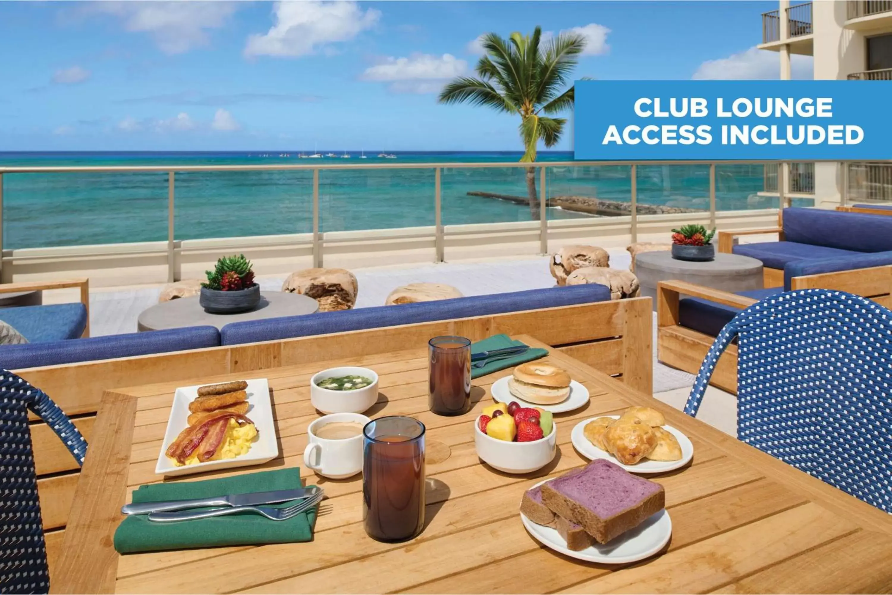 Lounge or bar in OUTRIGGER Reef Waikiki Beach Resort