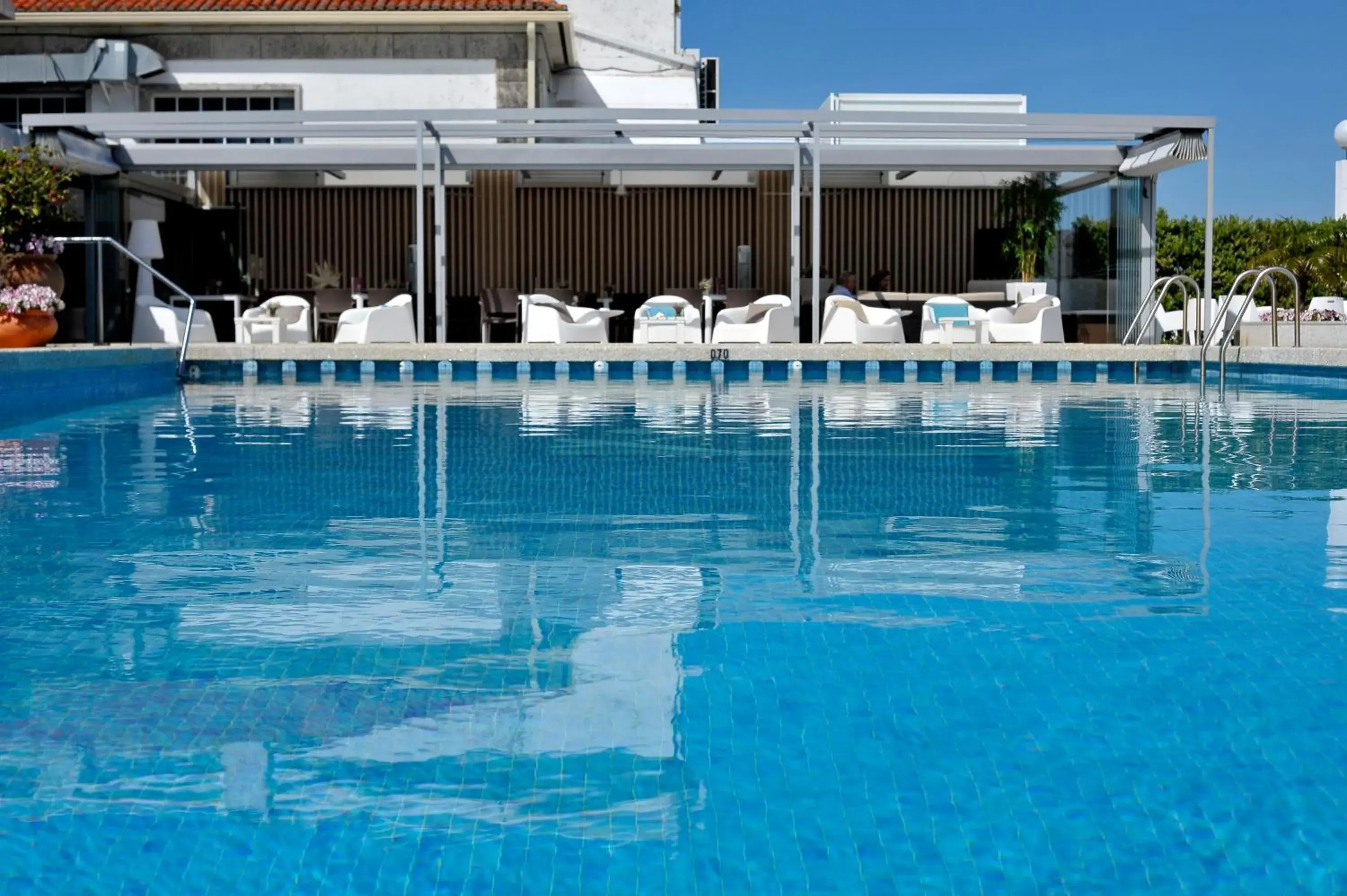 Property building, Swimming Pool in Hotel Talaso Louxo La Toja