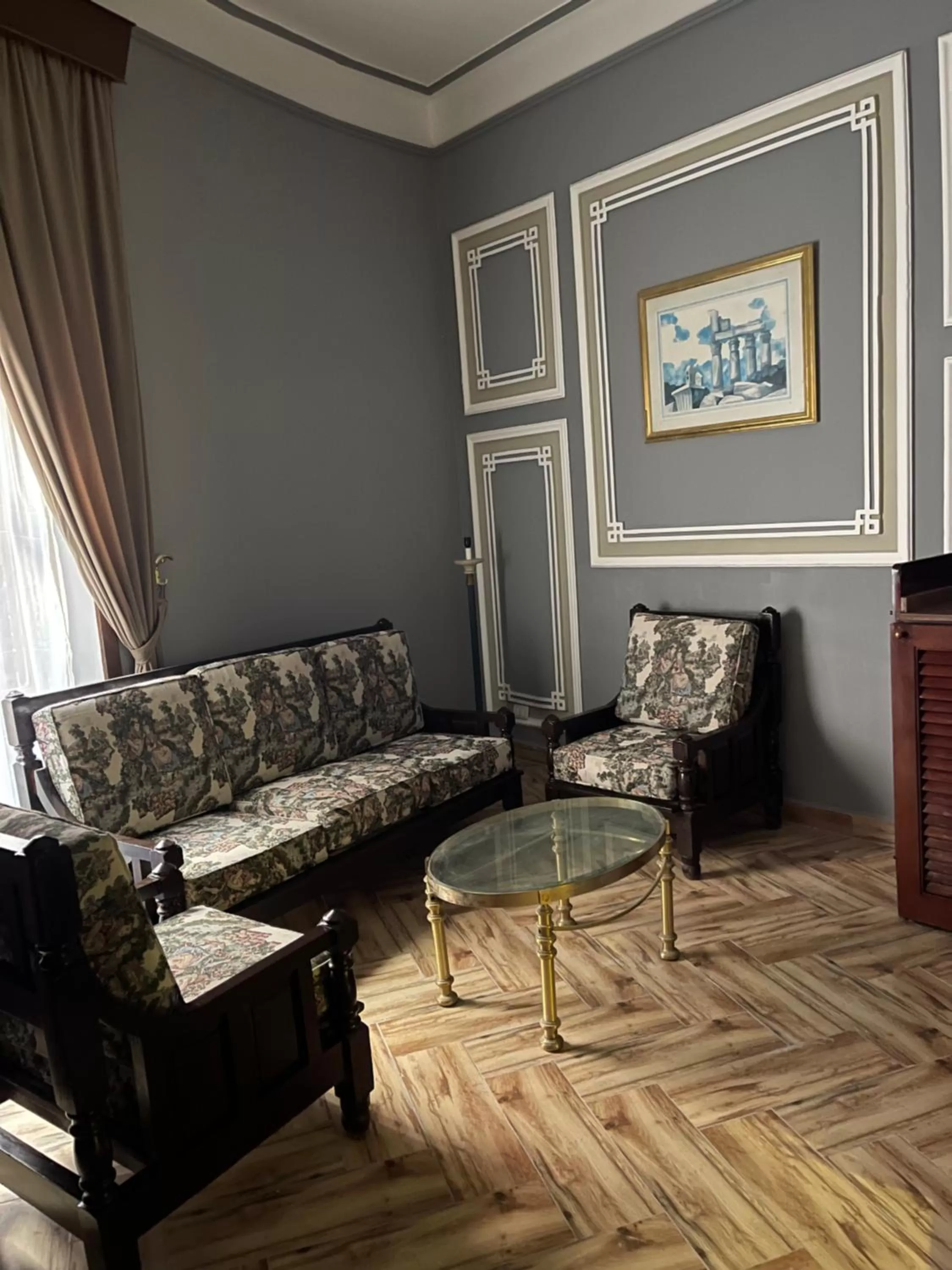 Seating area in Cosmopolitan hotel