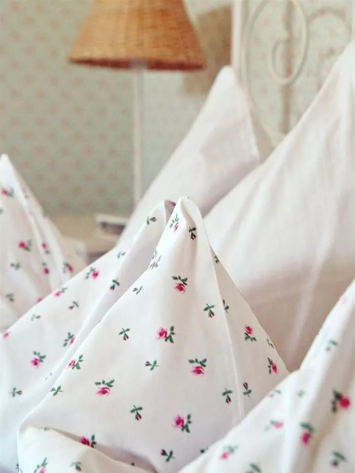 Bed in Huber Panzió