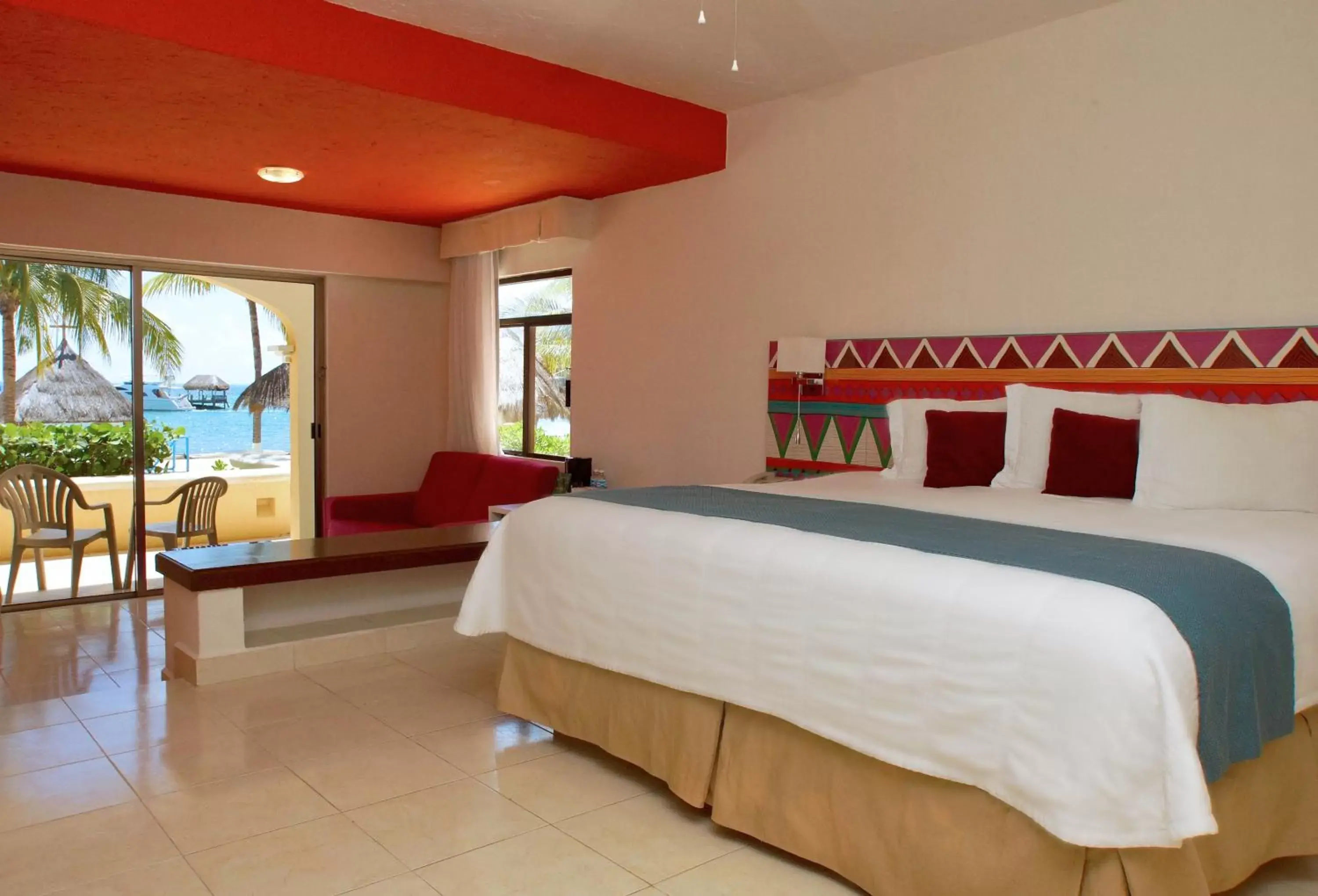 Balcony/Terrace, Bed in All Ritmo Cancun Resort & Water Park