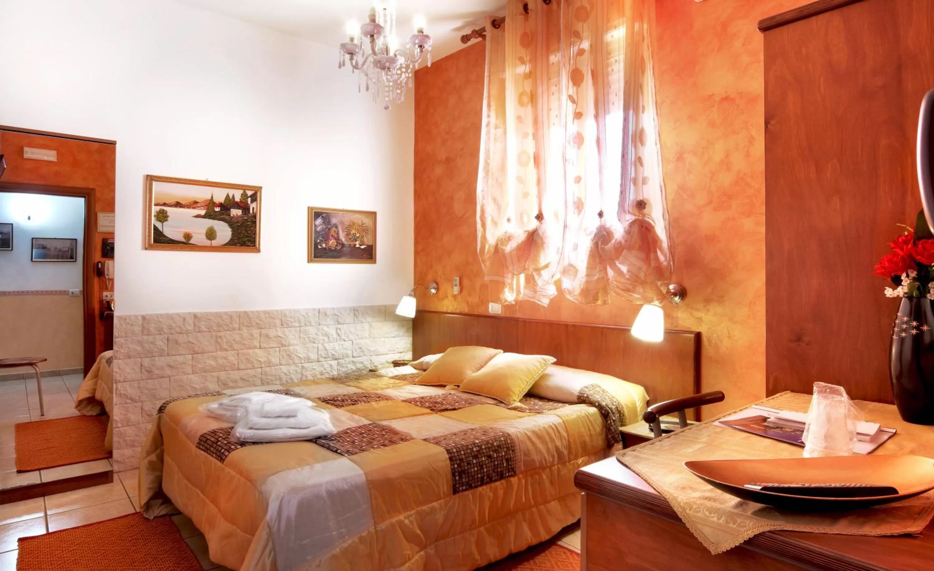 Decorative detail, Bed in Spiagge Iblee