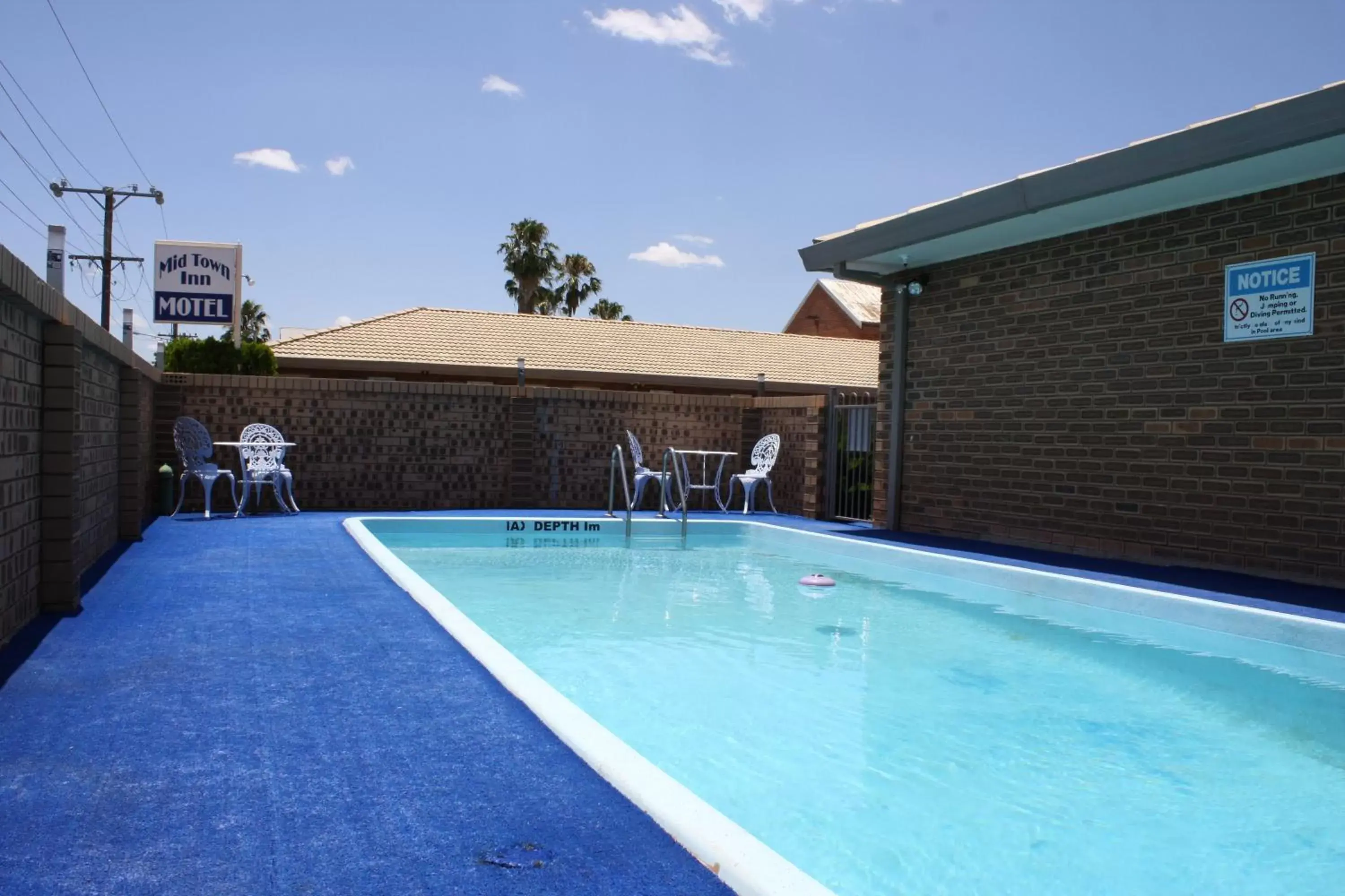 Day, Swimming Pool in Mid Town Inn Narrabri