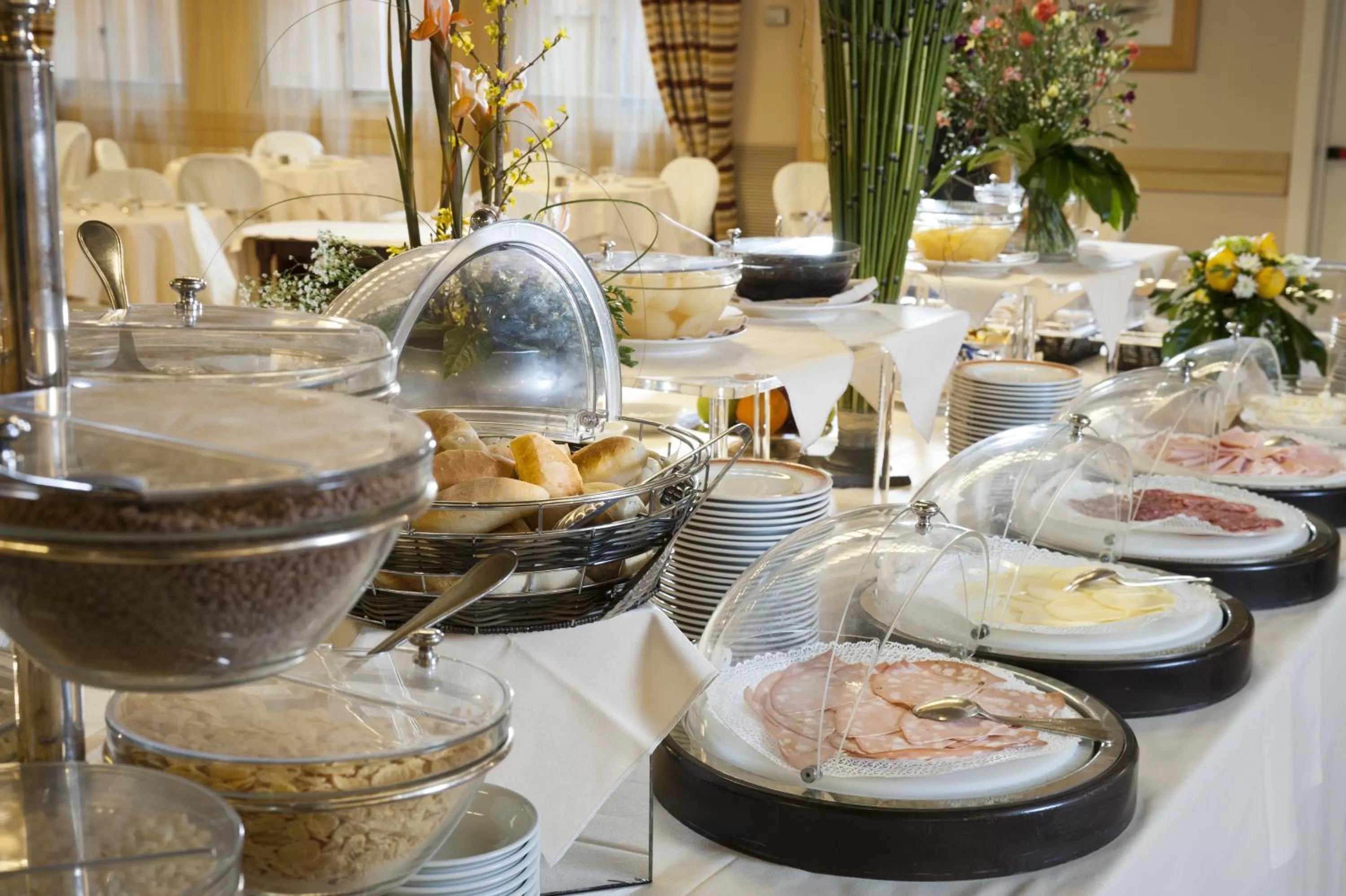 Buffet breakfast in Astoria Palace Hotel