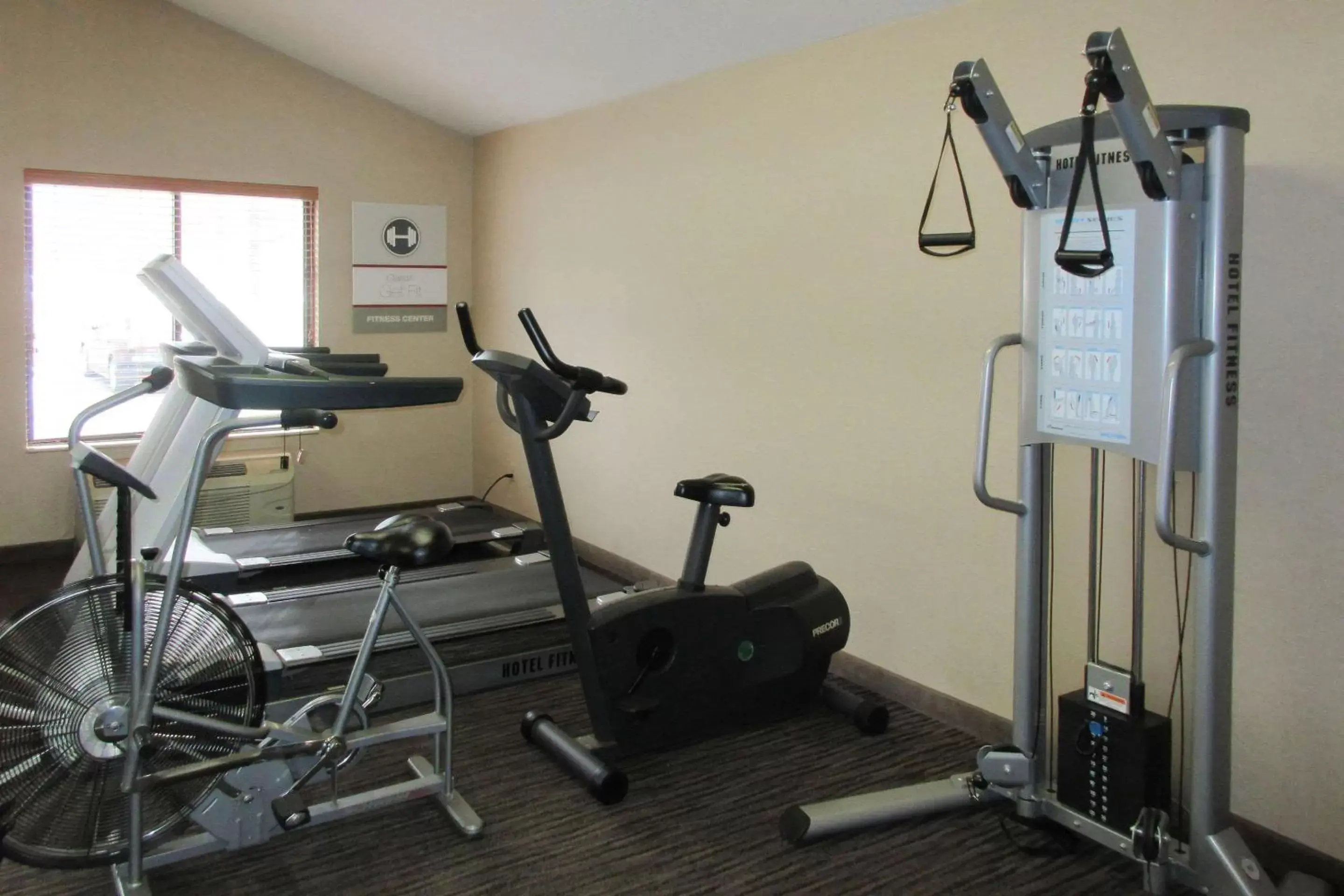 Fitness centre/facilities in Clarion Inn & Suites - University Area Fitness centre/facilities in Clarion Inn & Suites - University Area