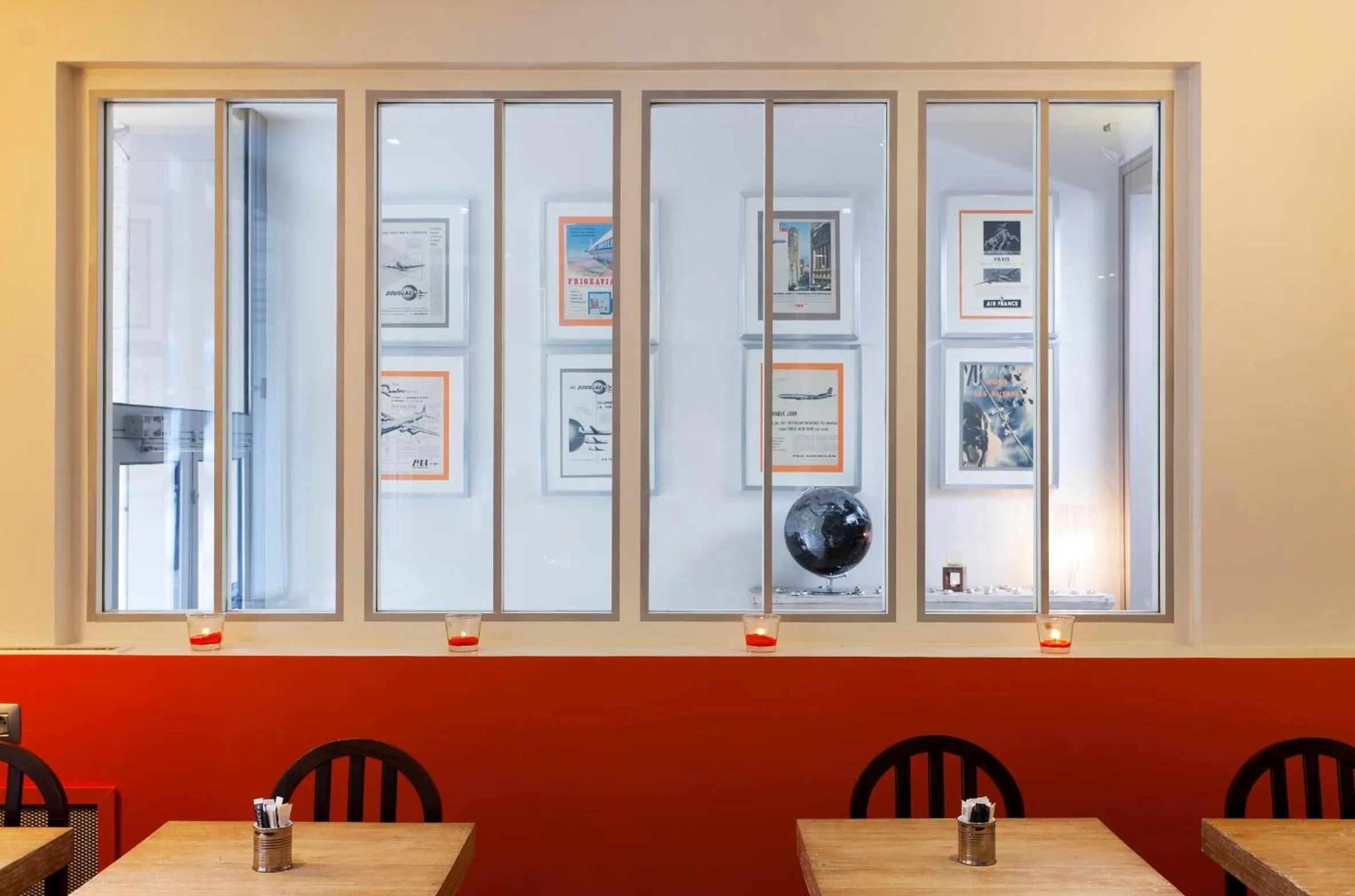 Restaurant/places to eat in Hotel Douglas