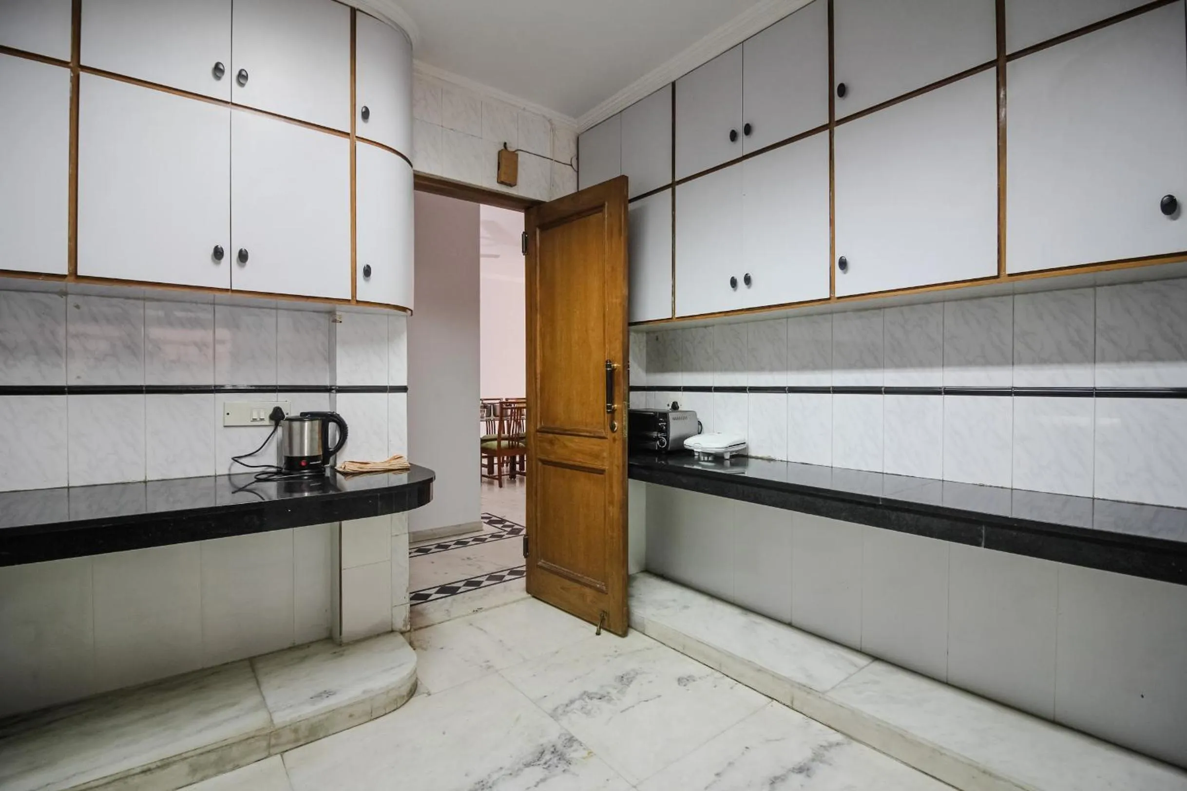 Coffee/tea facilities in Under My Roof Green Park