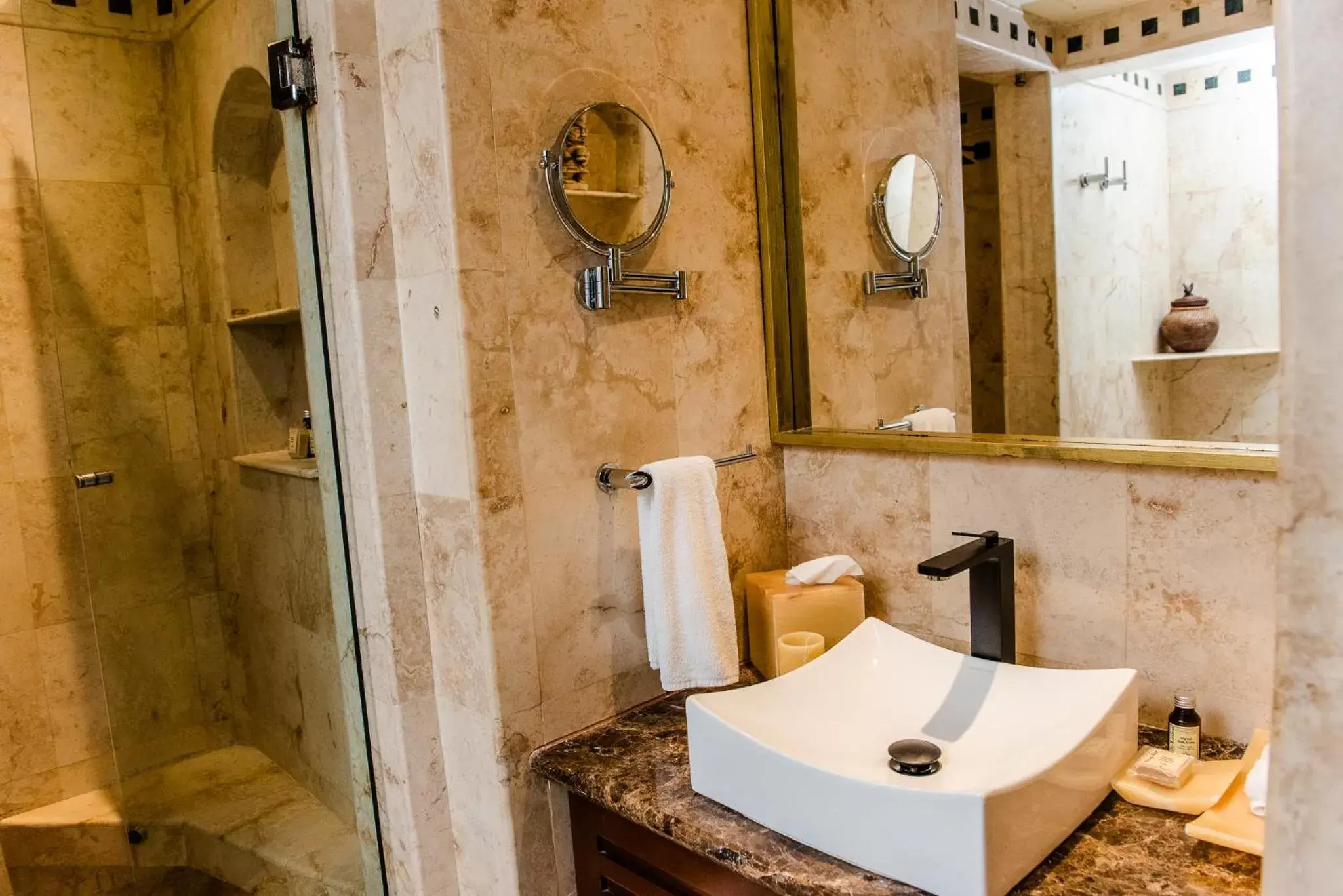 Shower, Bathroom in Maya Villa Condo Hotel and Beachclub