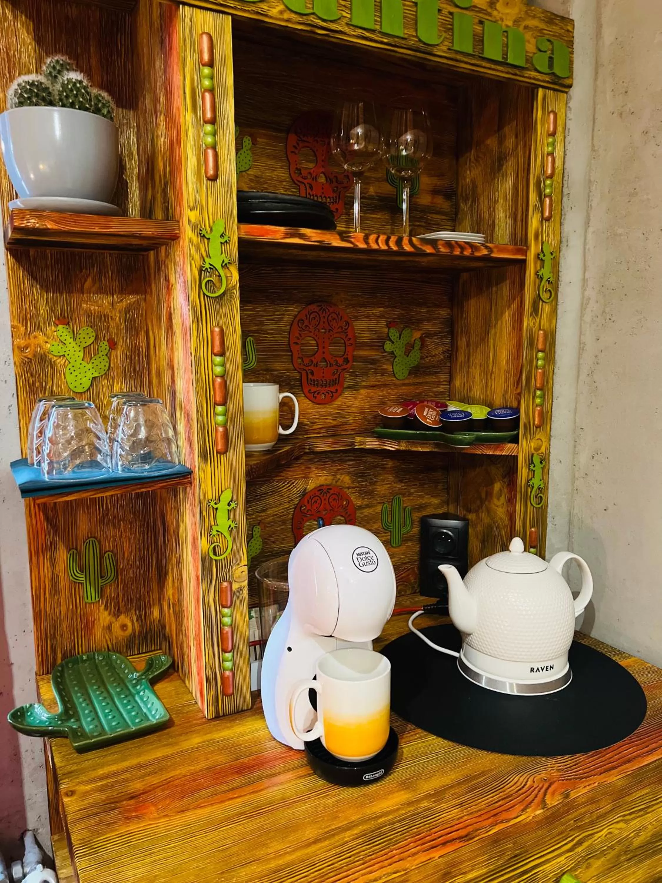 Coffee/tea facilities in Global Home - Aparthotel - No Contact Check In