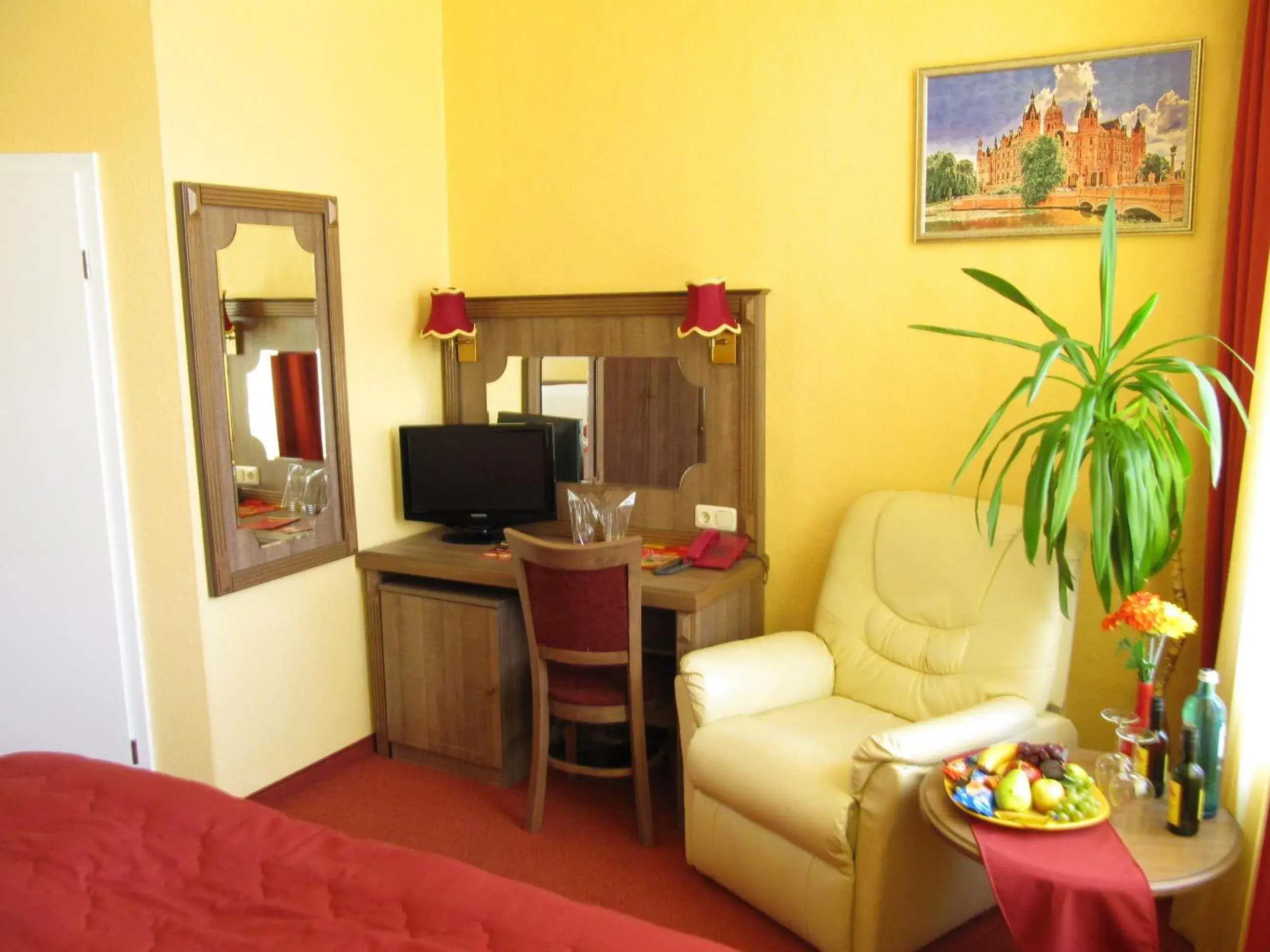 Single Room with Private Bathroom in Hallway in Hotel am Hauptbahnhof Single Room with Private Bathroom in Hallway in Hotel am Hauptbahnhof