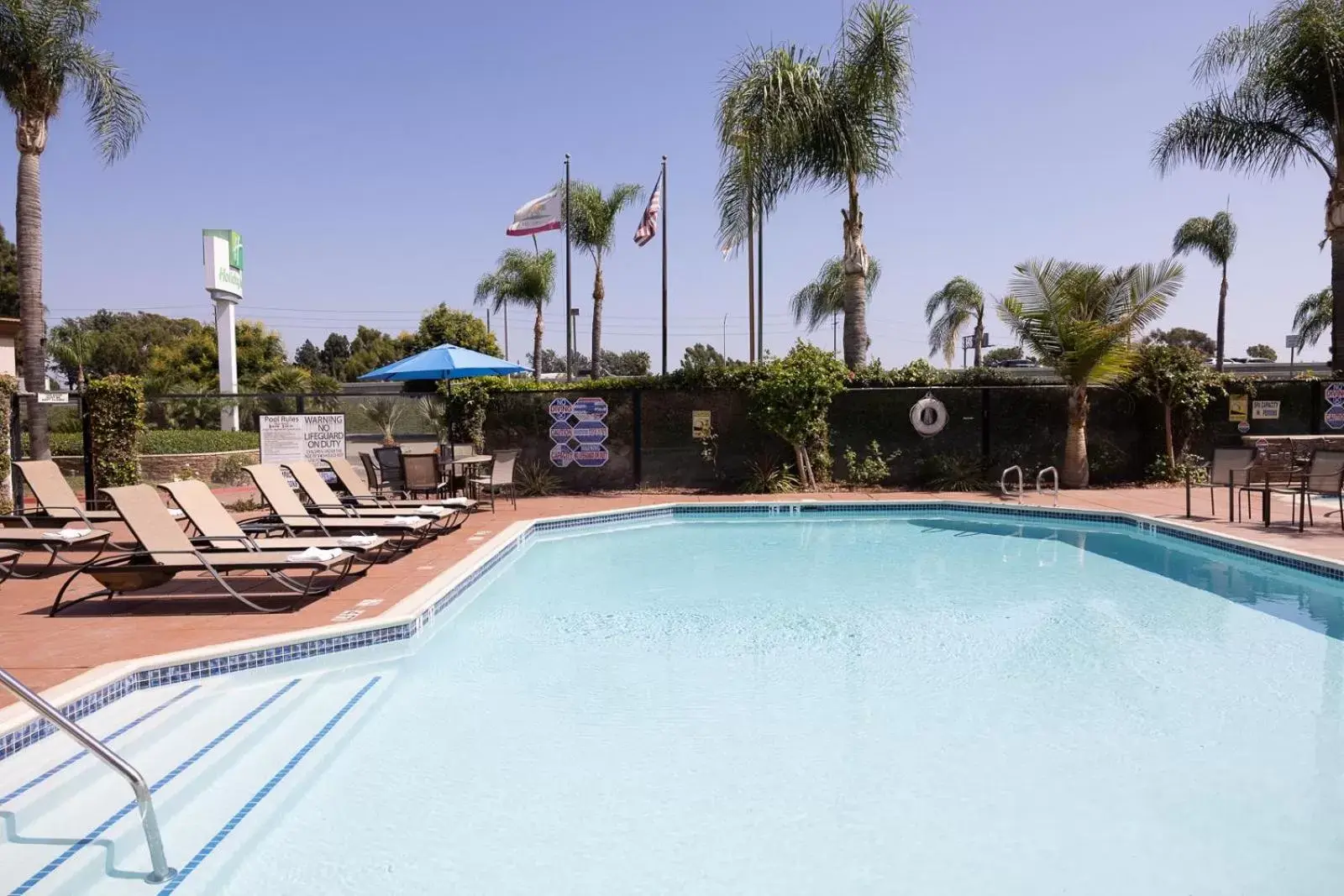 Swimming Pool in Holiday Inn Santa Ana-Orange County Airport, an IHG Hotel
