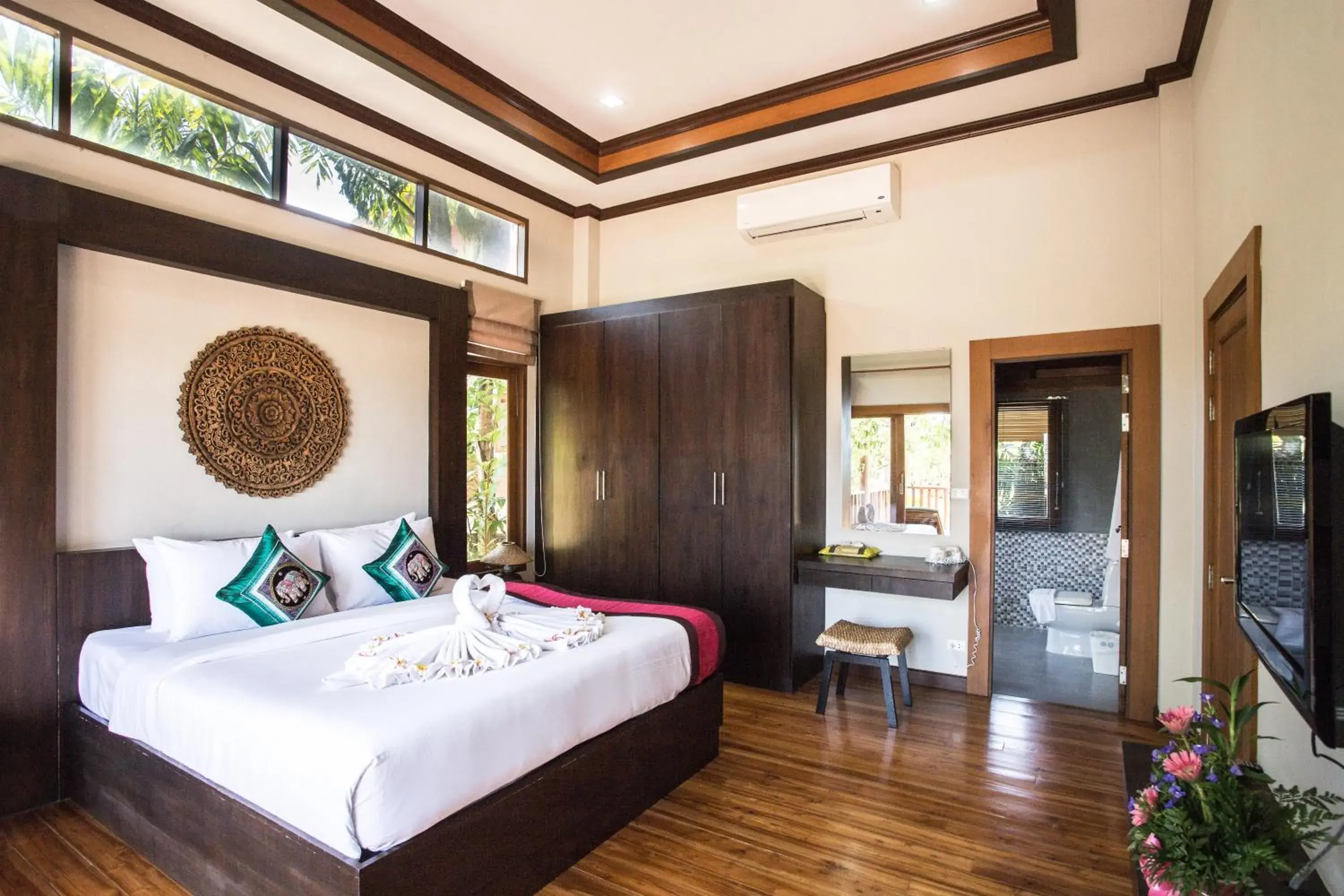 Photo of the whole room, Bed in Chalong Chalet Resort Photo of the whole room, Bed in Chalong Chalet Resort