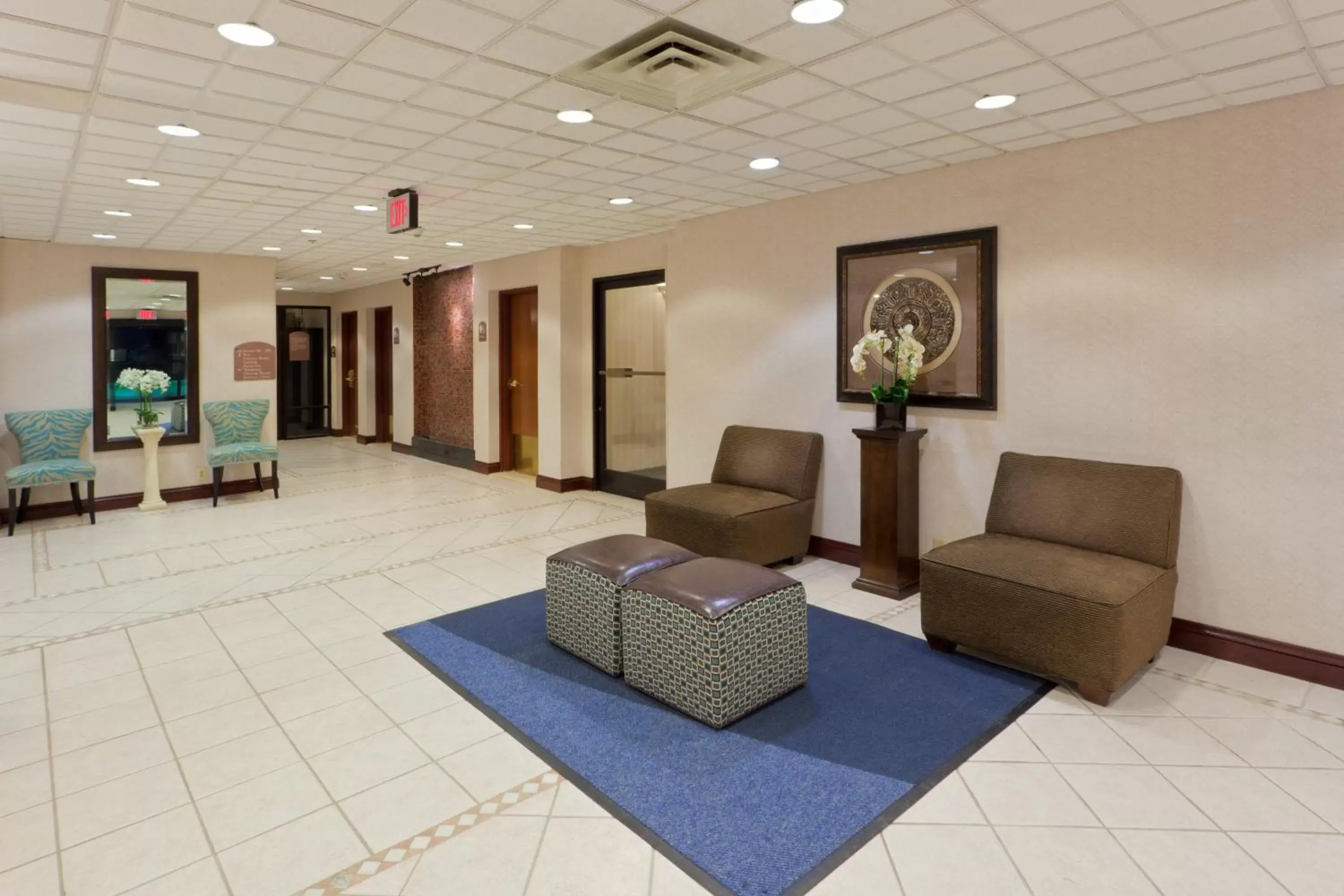 Property building, Lobby/Reception in Holiday Inn Express Hotel & Suites Charleston-Southridge, an IHG Hotel