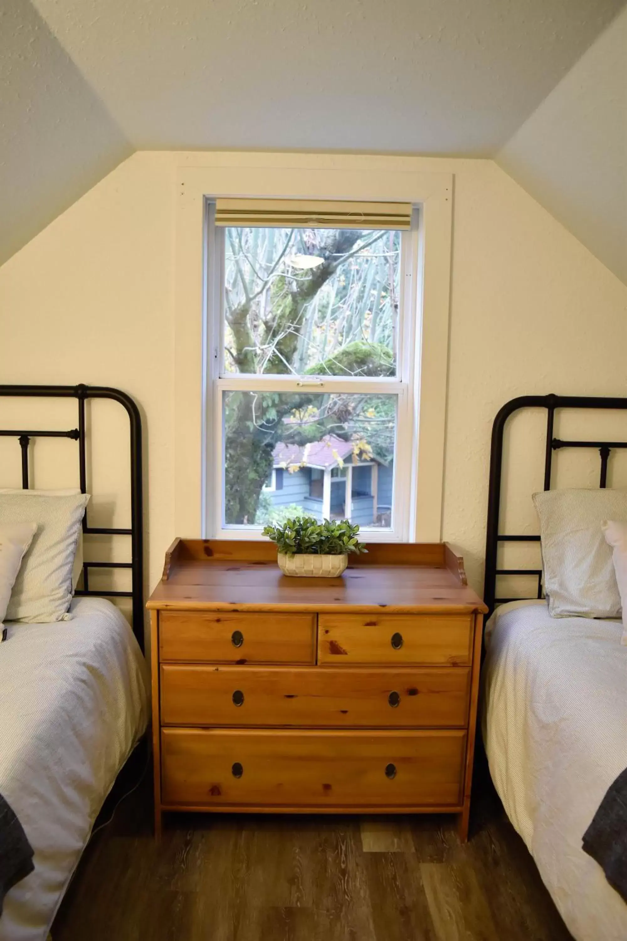 Bedroom, Bunk Bed in Bramblebank Cottages