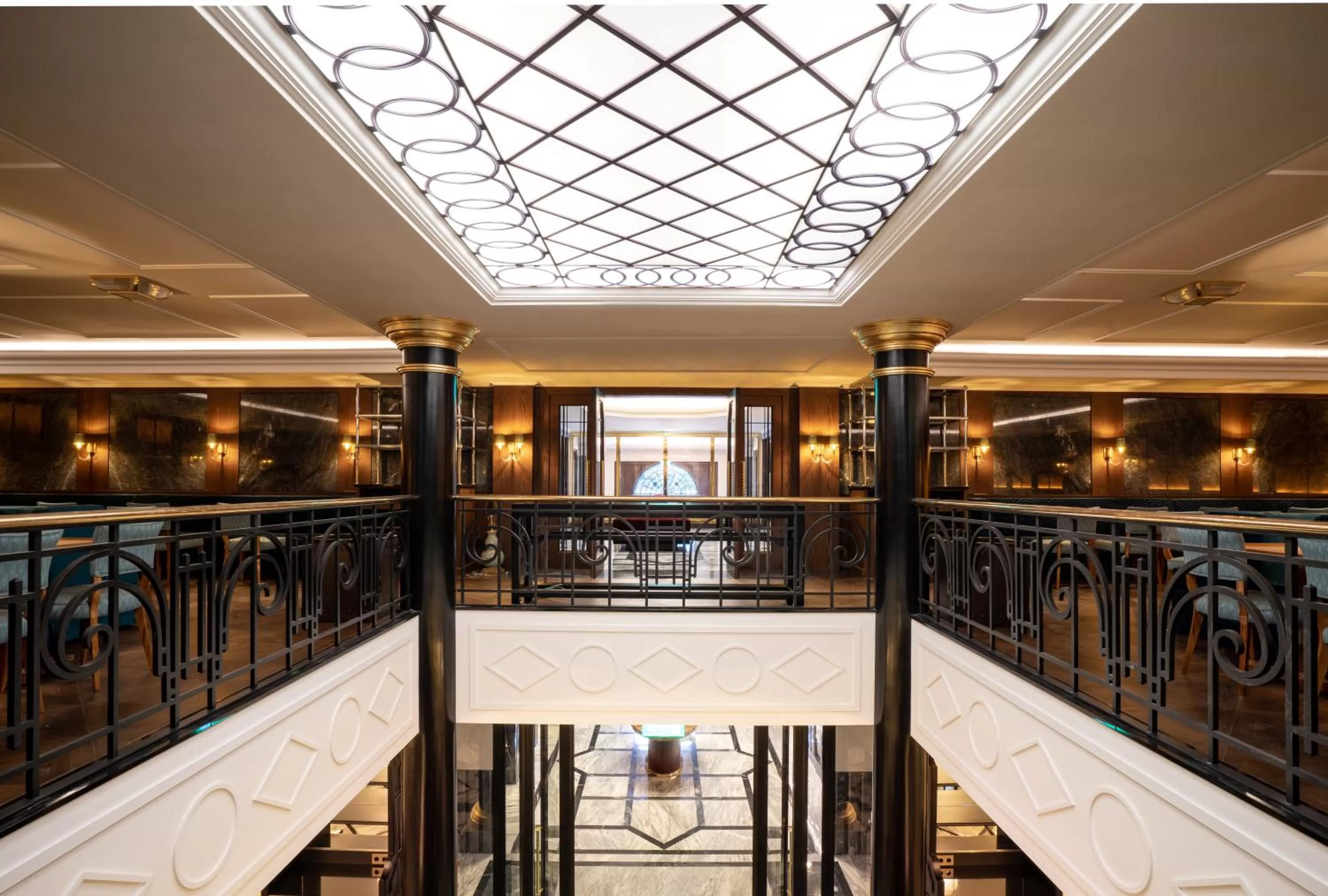 Restaurant/places to eat in Maison Albar - Le Monumental Palace