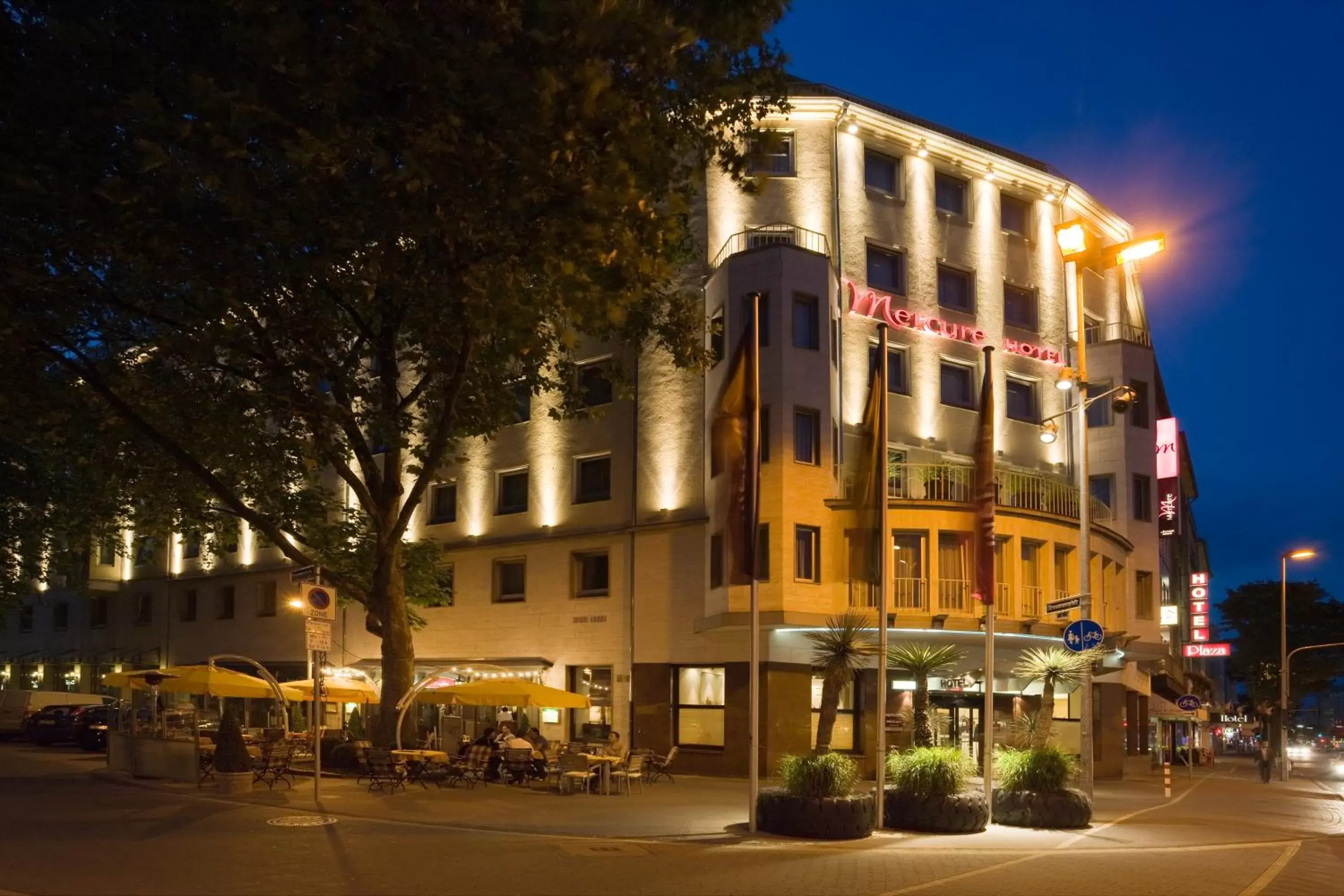 Facade/entrance, Property Building in Mercure Hotel Düsseldorf City Center