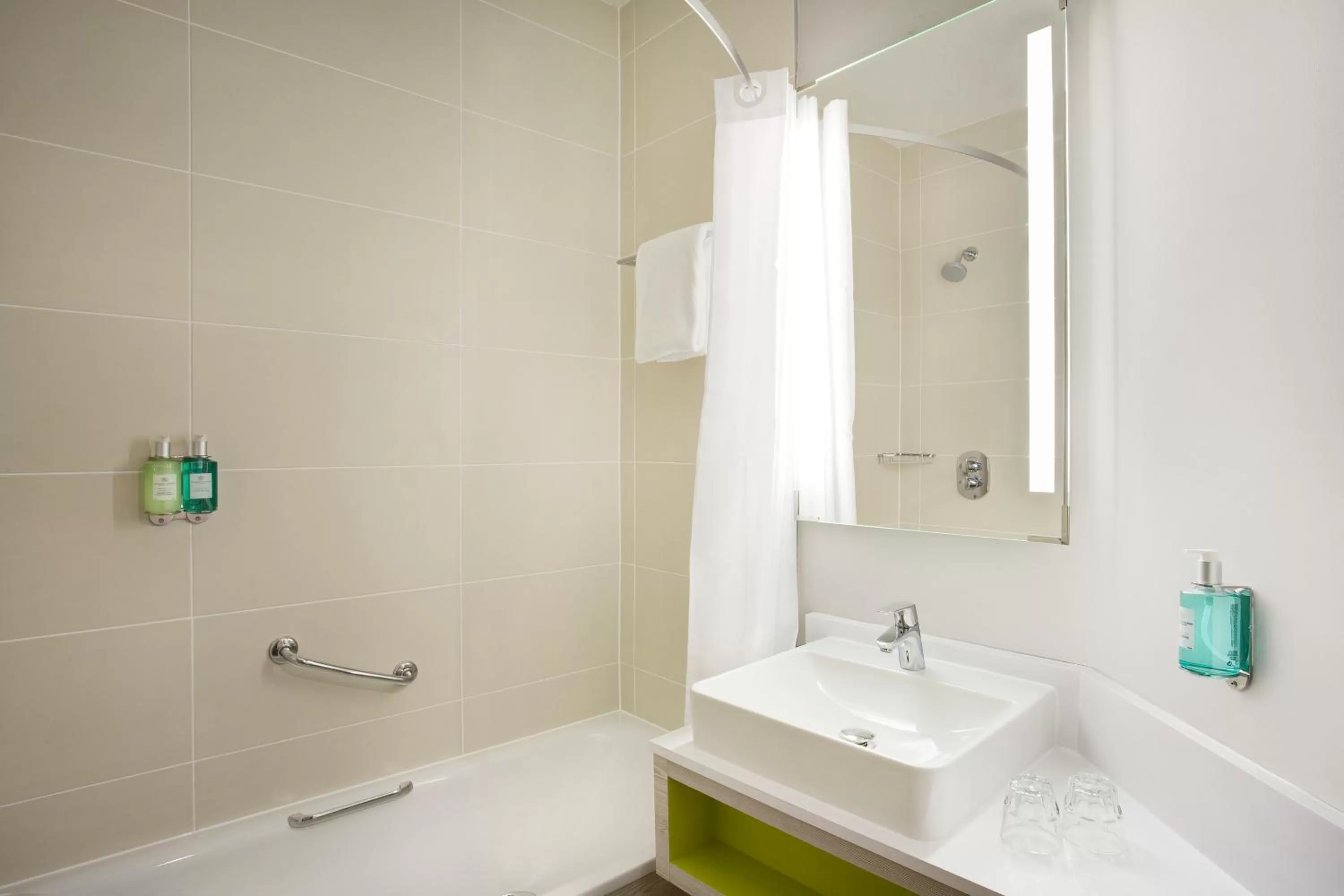 Bathroom in Leonardo Hotel Manchester Central