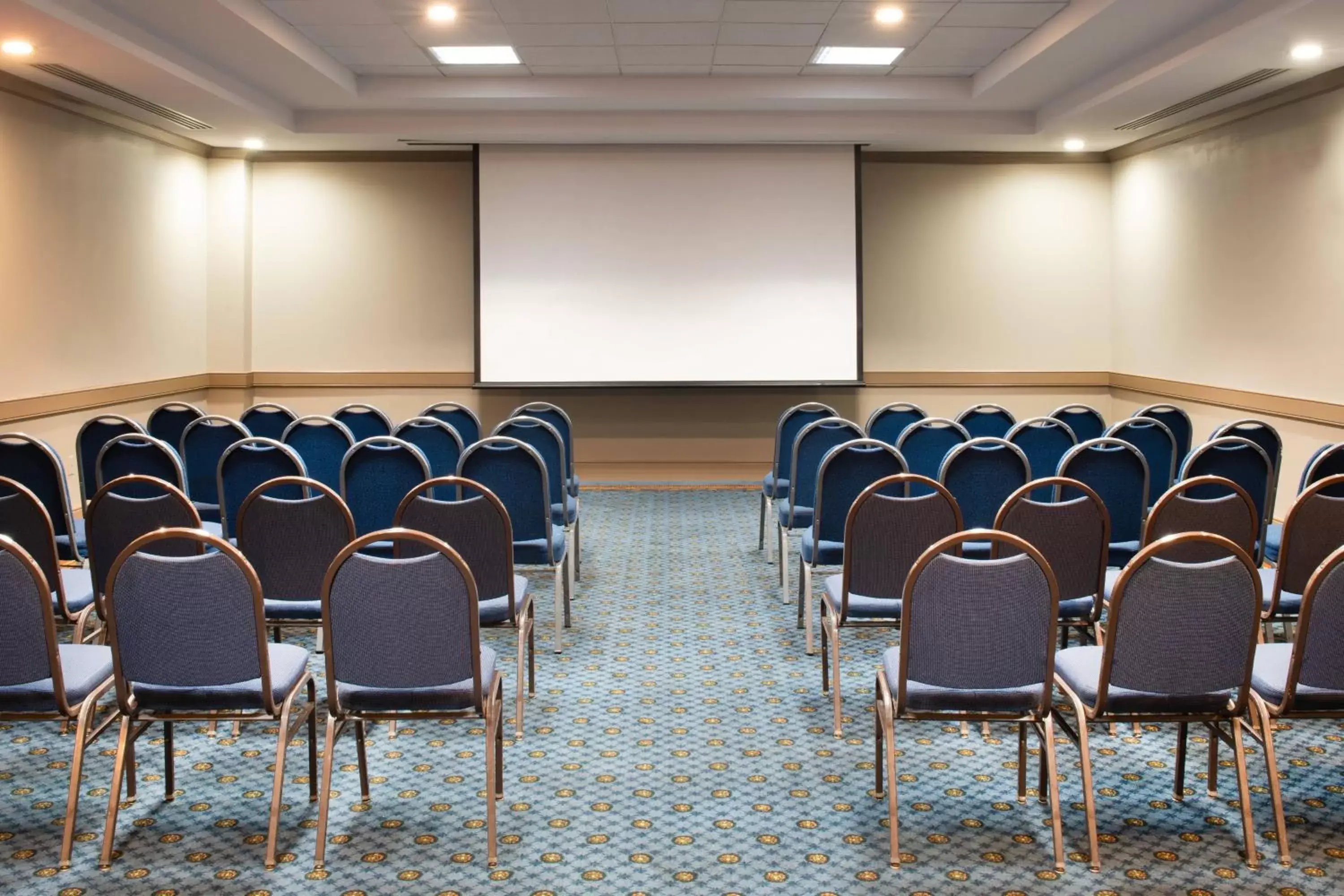 Meeting/conference room in Delta Hotels by Marriott Detroit Metro Airport