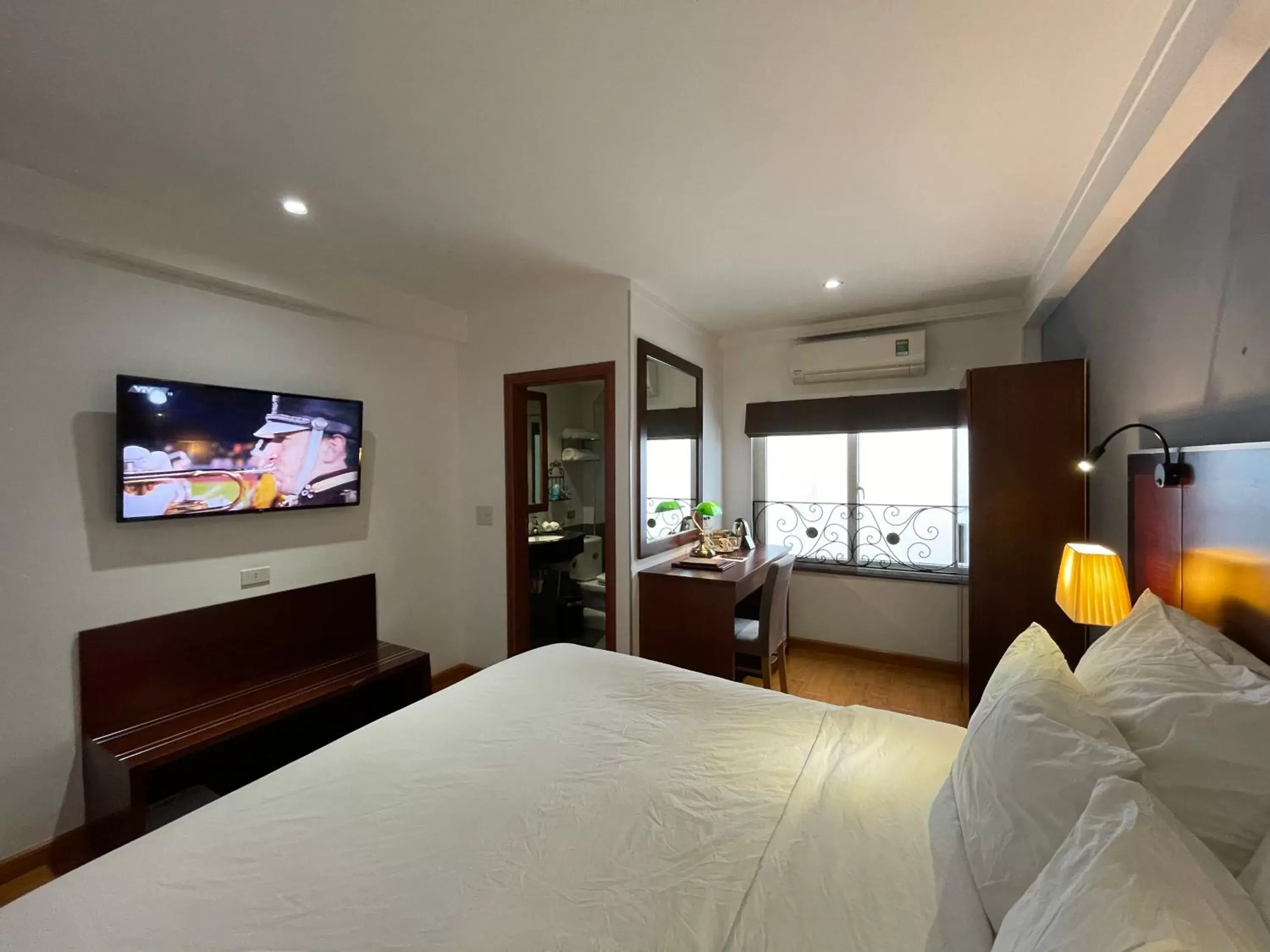 Bedroom in The Vancouver Hotel - Ninh Binh