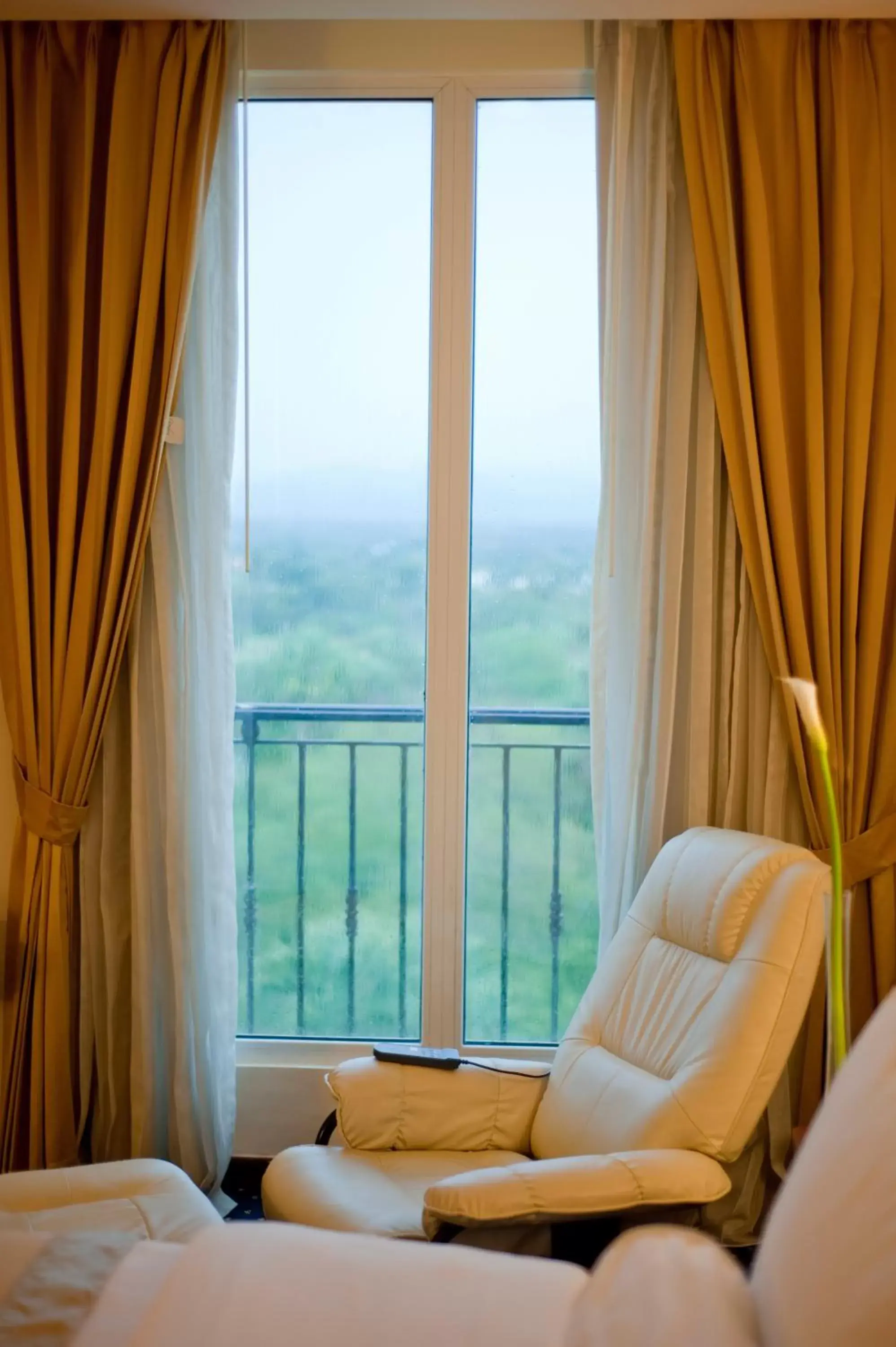 Living room, Seating Area in Hodelpa Garden Court