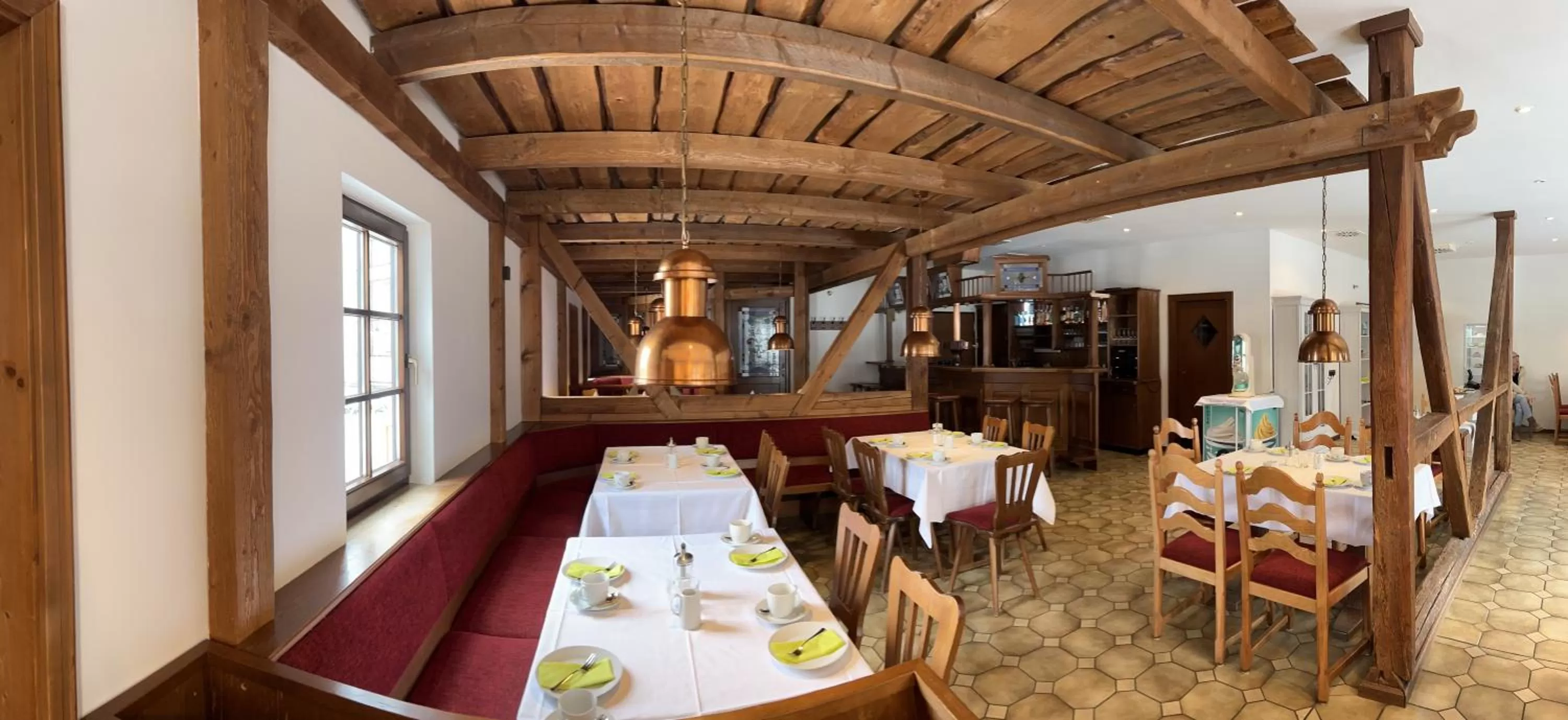 Restaurant/places to eat in Landhotel Der Distelhof mit Scheunencafé