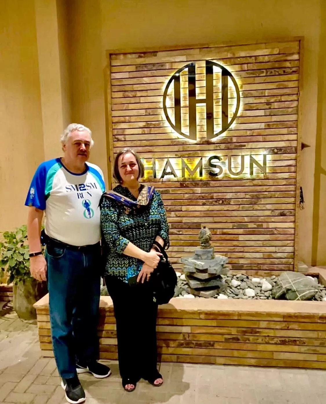 People in Hamsun Shahrah-e-Faisal