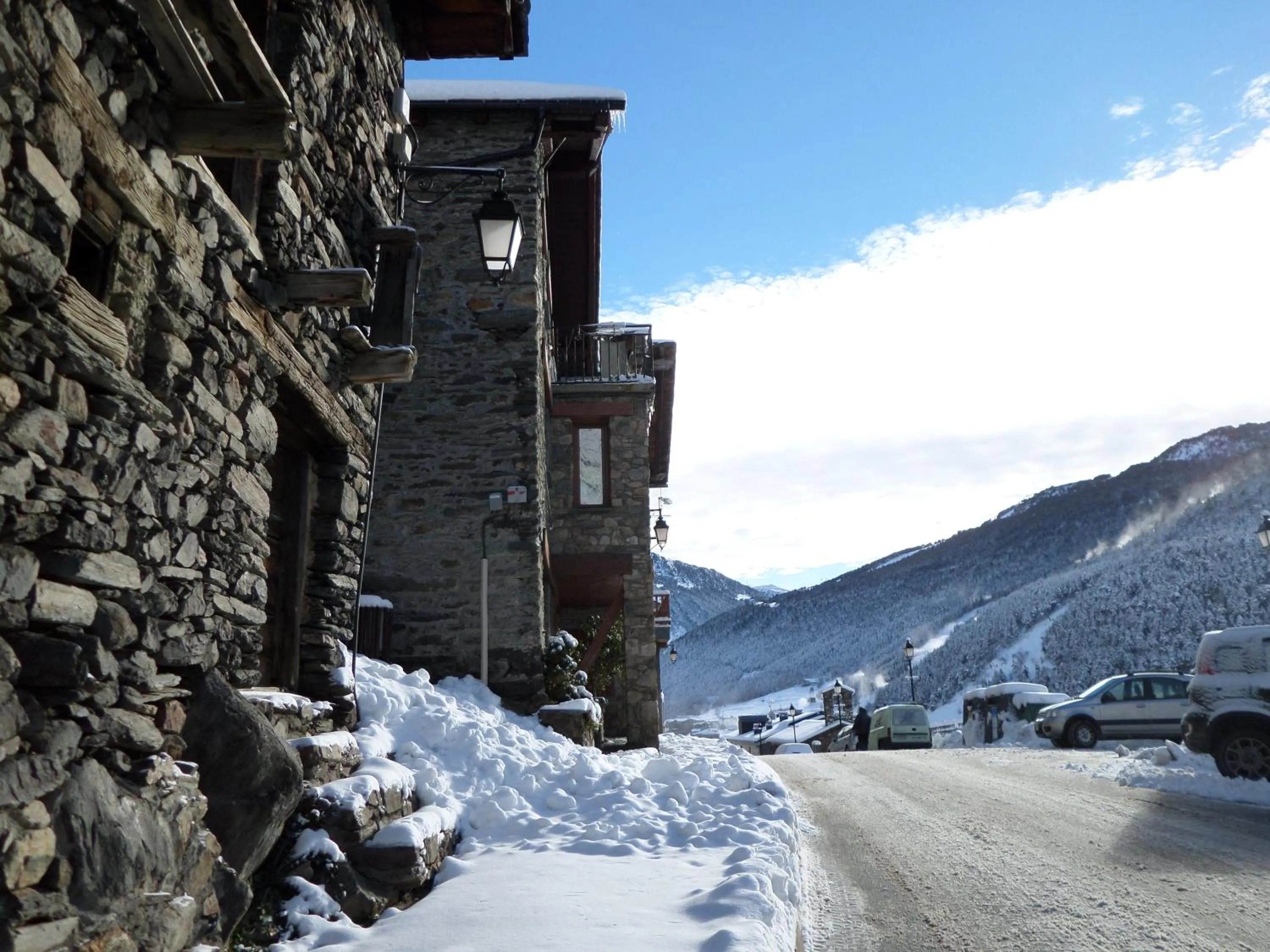 Neighbourhood, Winter in Wuau! Hotel Segle XX