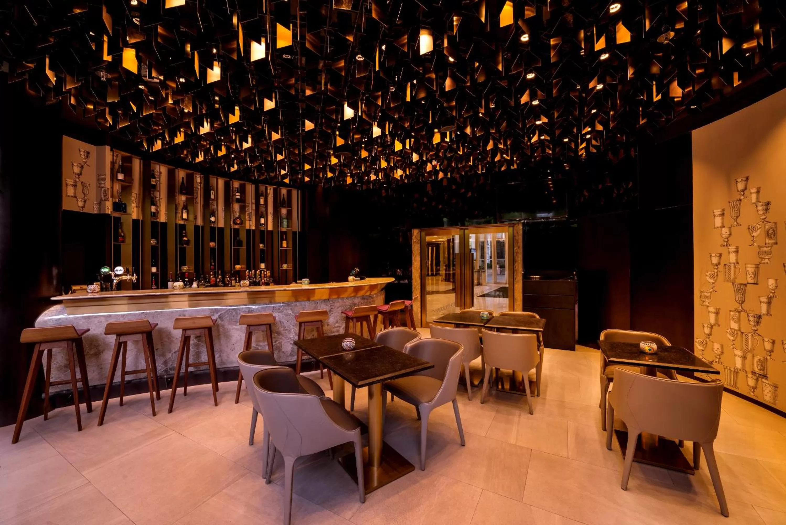 Lounge or bar in Kowloon Harbourfront Hotel