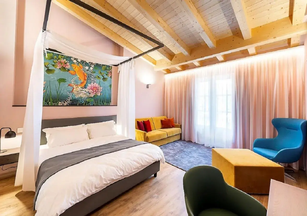 Superior Triple Room in Regina del Garda Suite Superior Triple Room in Regina del Garda Suite