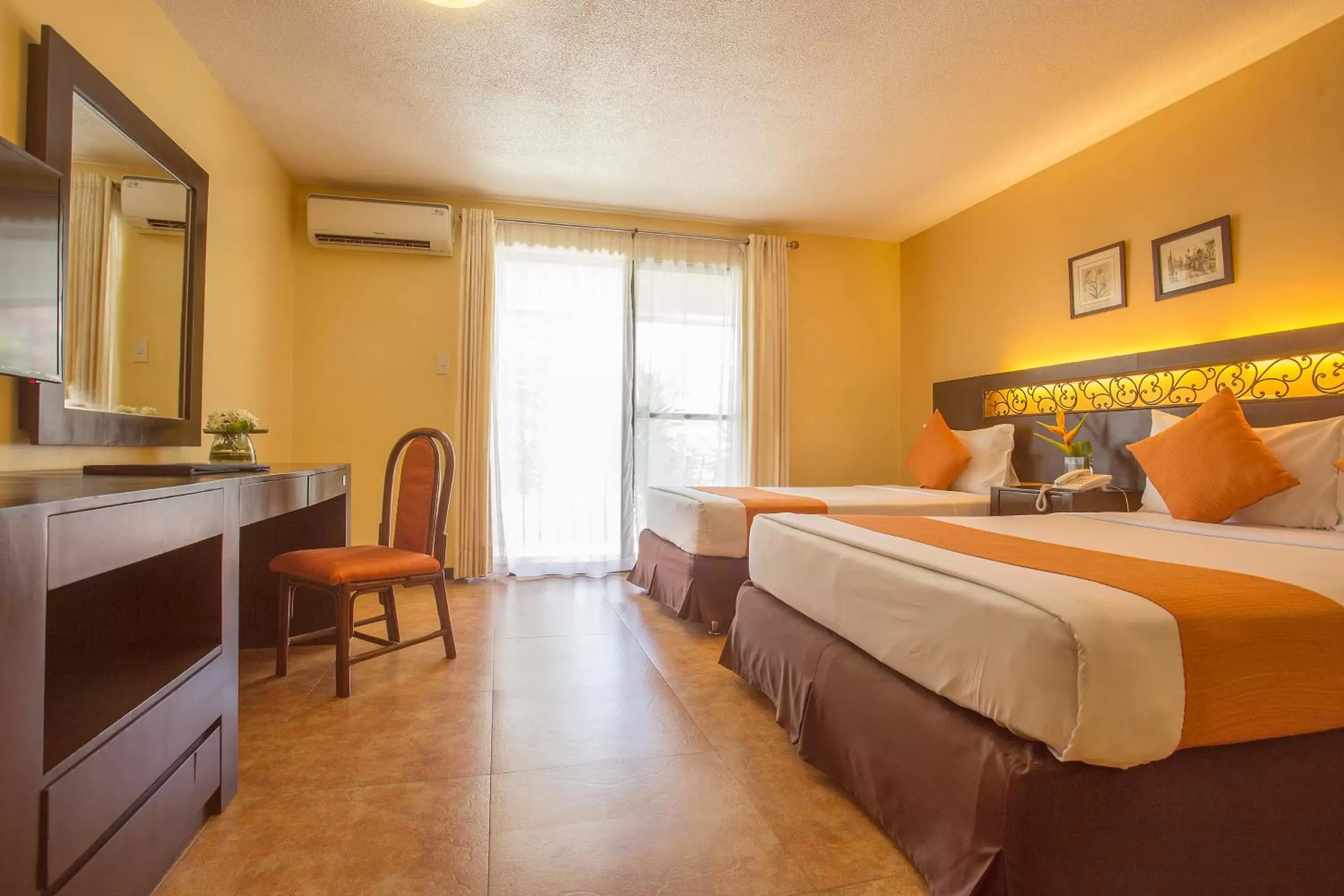 Bedroom in Montebello Villa Hotel