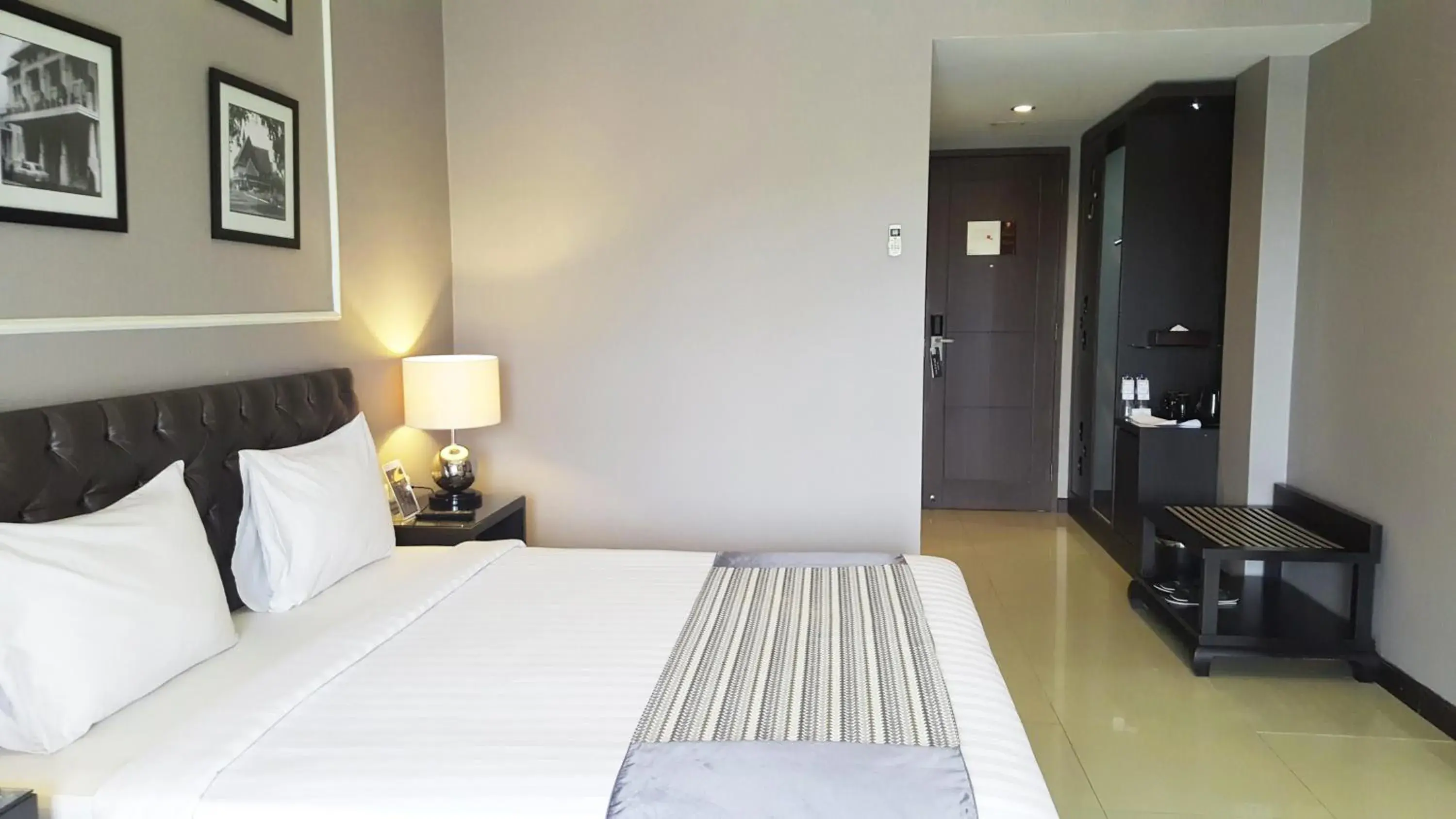 Photo of the whole room, Bed in The Mirah Bogor Hotel