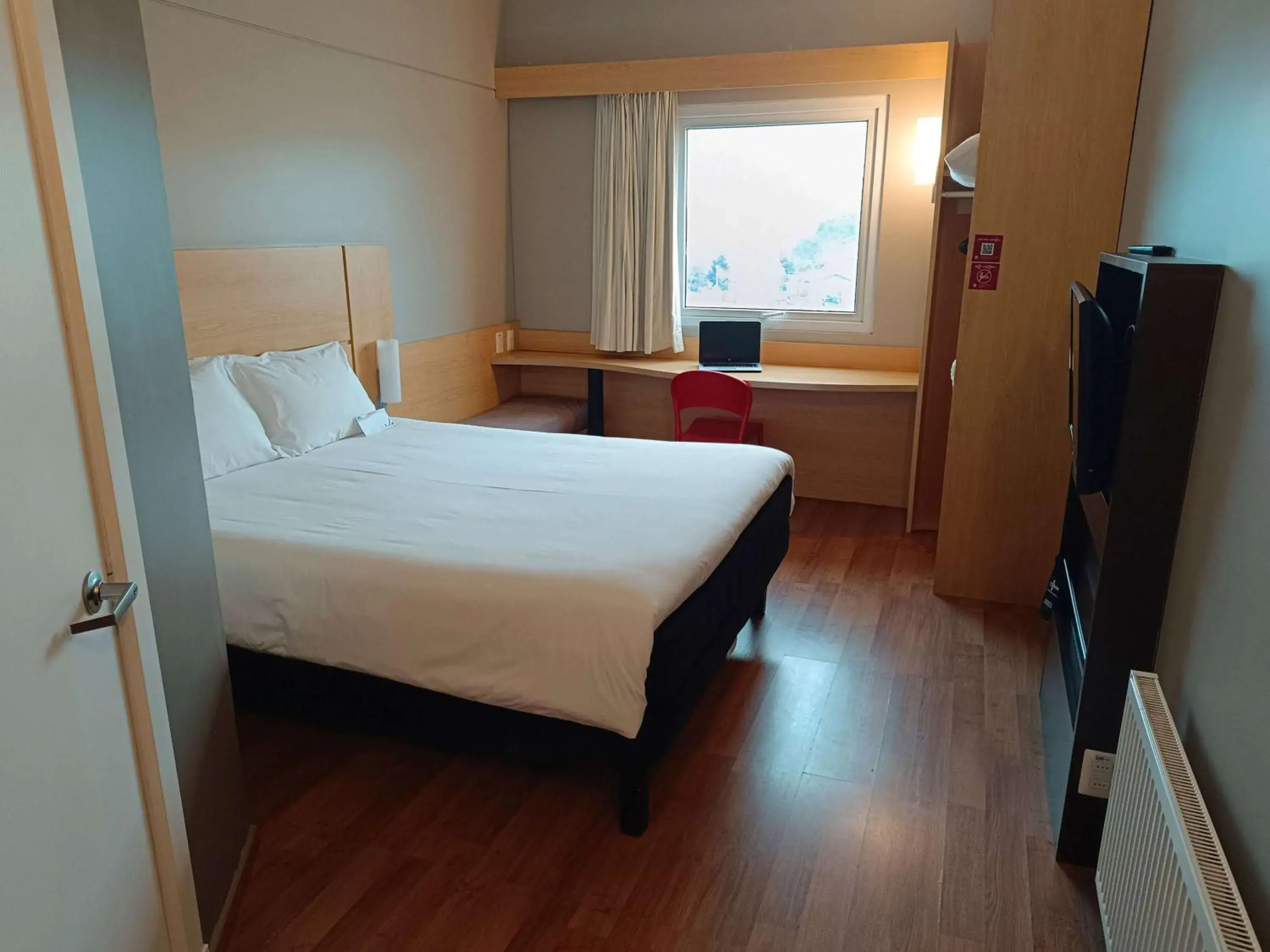 Bedroom, Bed in ibis Puerto Montt Bedroom, Bed in ibis Puerto Montt