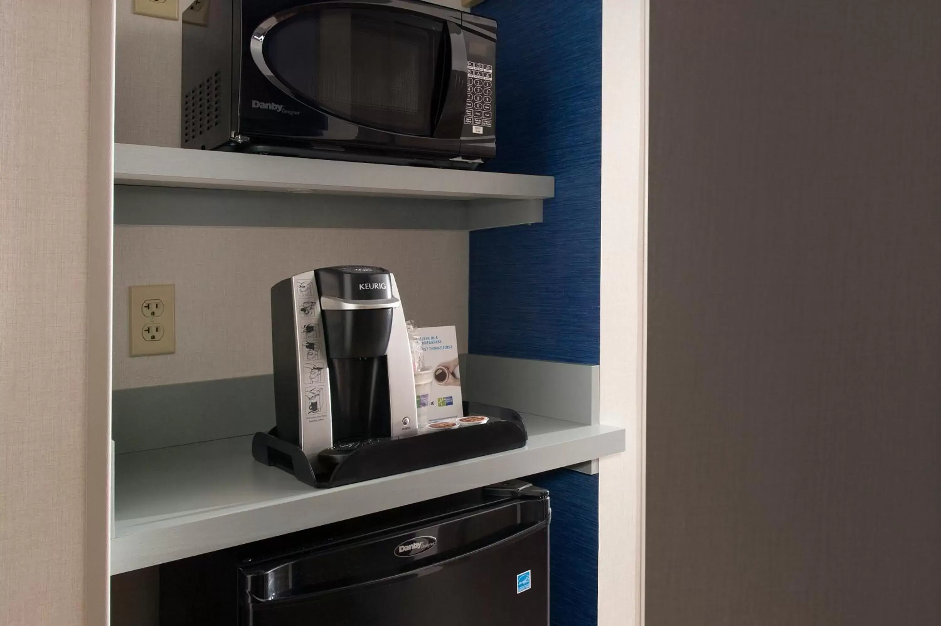 Photo of the whole room, TV/Entertainment Center in Holiday Inn Express & Suites by IHG Chambersburg, an IHG Hotel